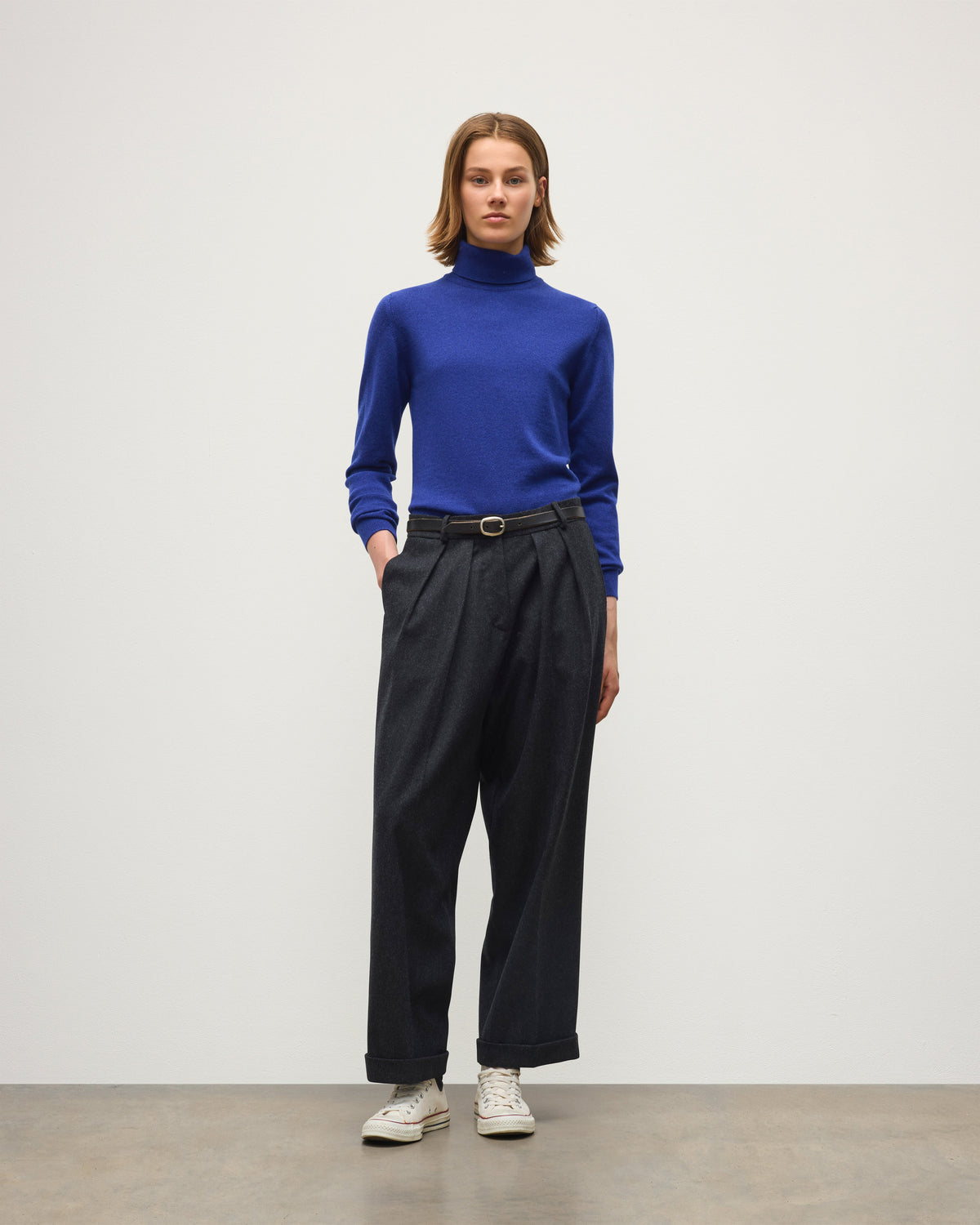 Johnstons of Elgin - Macara Charcoal Pleated Trousers