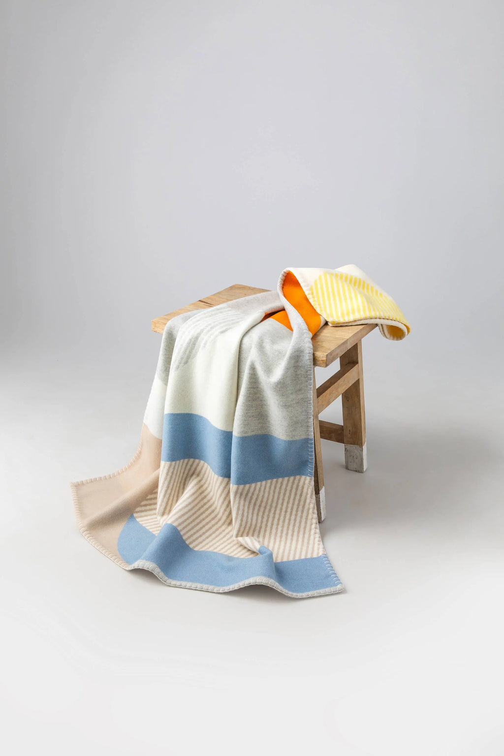Johnstons of Elgin - Children's Blanket in Playful Shapes
