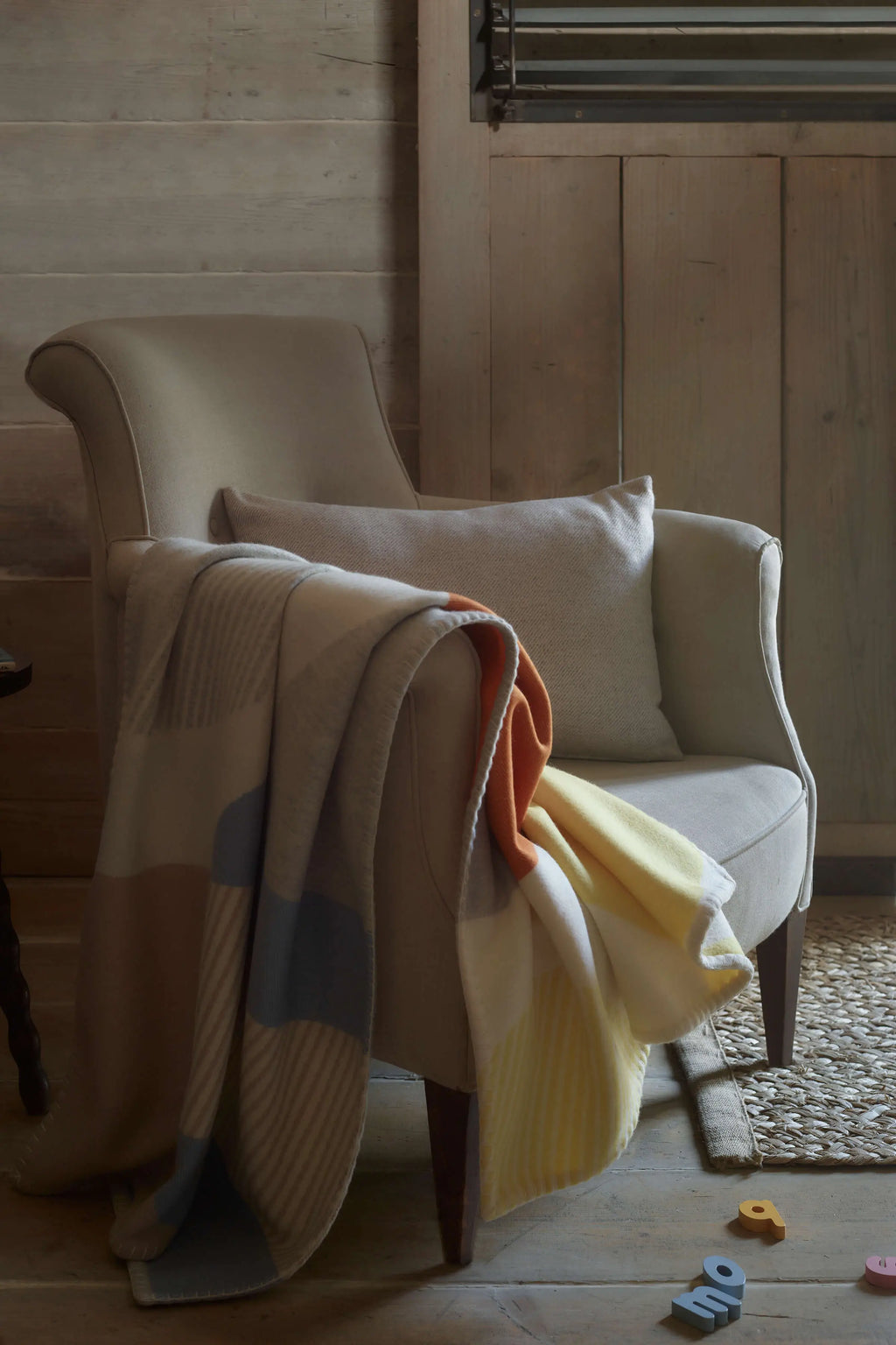 Johnstons of Elgin - Children's Blanket in Playful Shapes