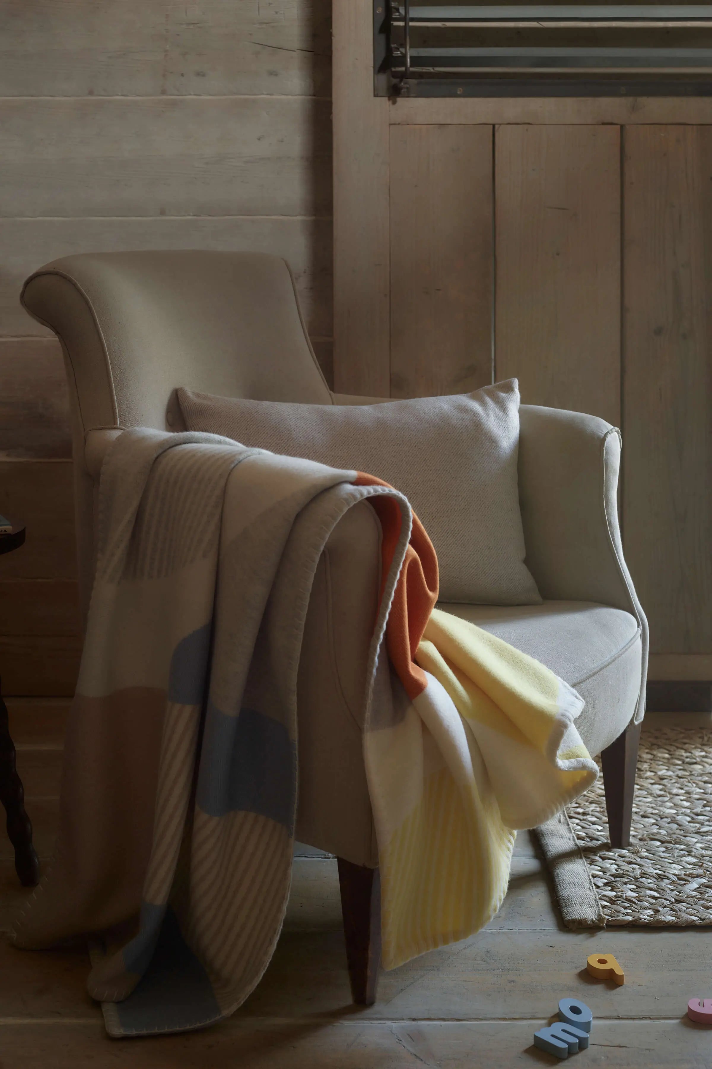 Johnstons of Elgin - Children's Blanket in Playful Shapes