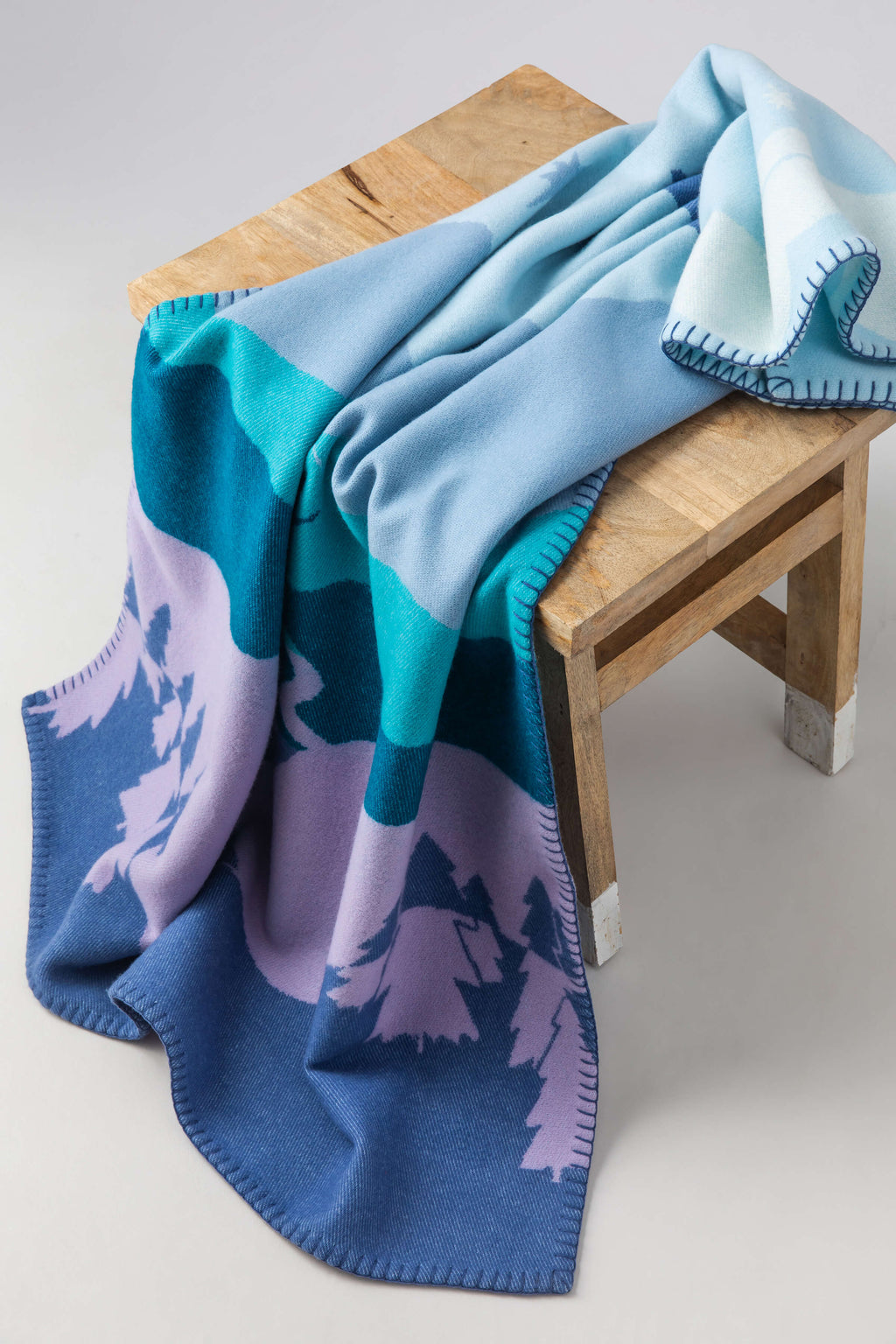 Johnstons of Elgin - Children's Blanket in Mountainside