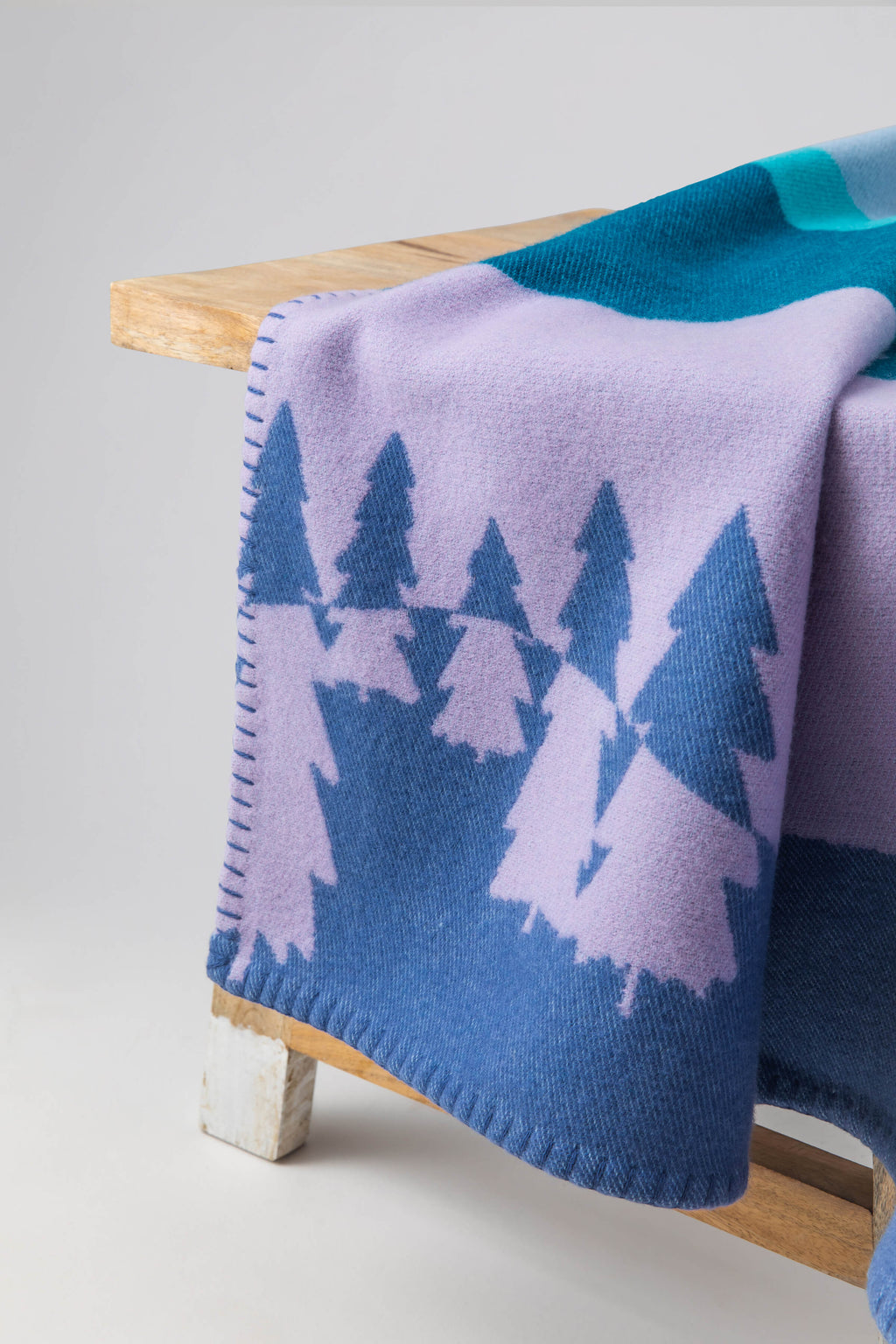 Johnstons of Elgin - Children's Blanket in Mountainside