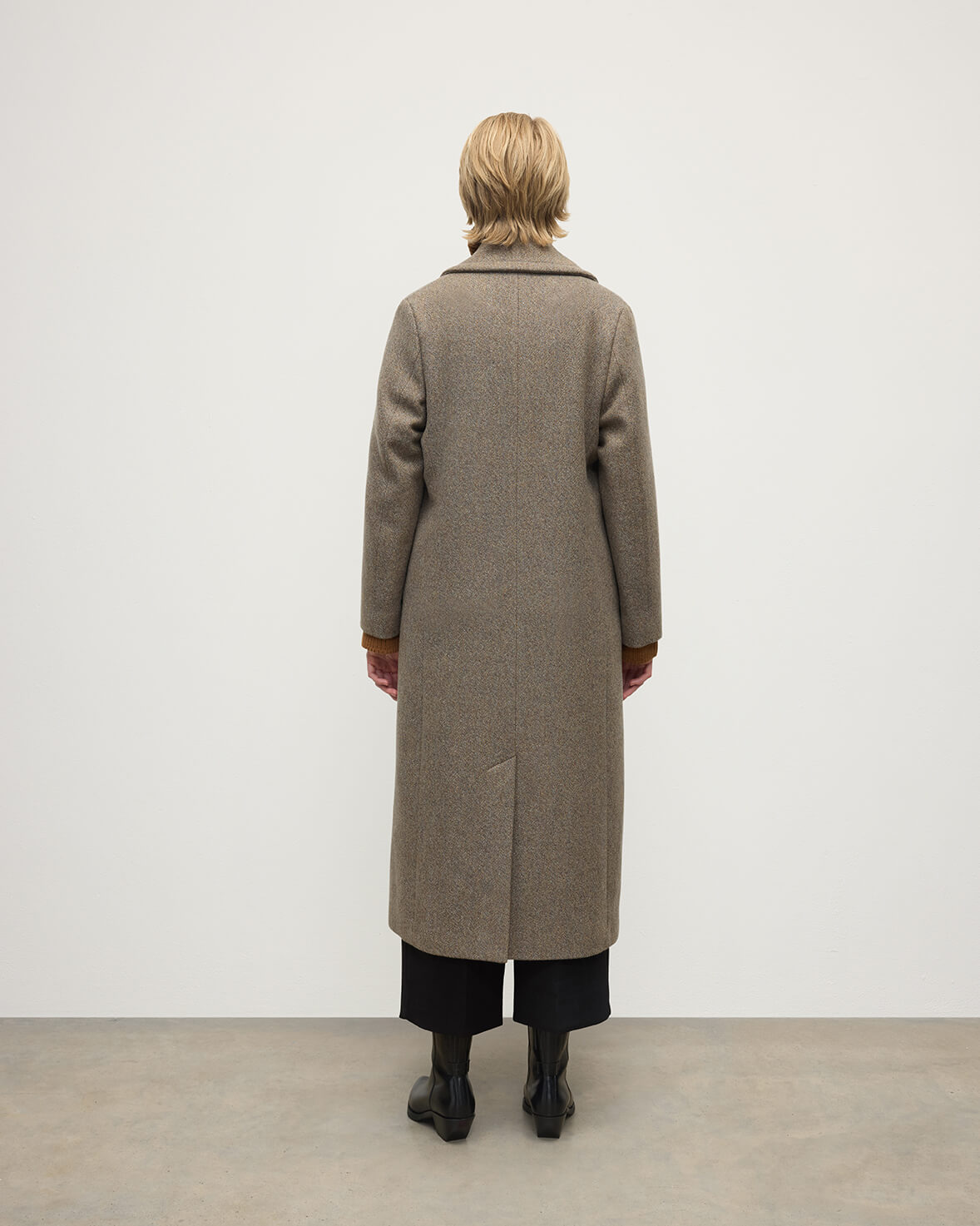 Johnstons of Elgin - The Great Coat in Brown