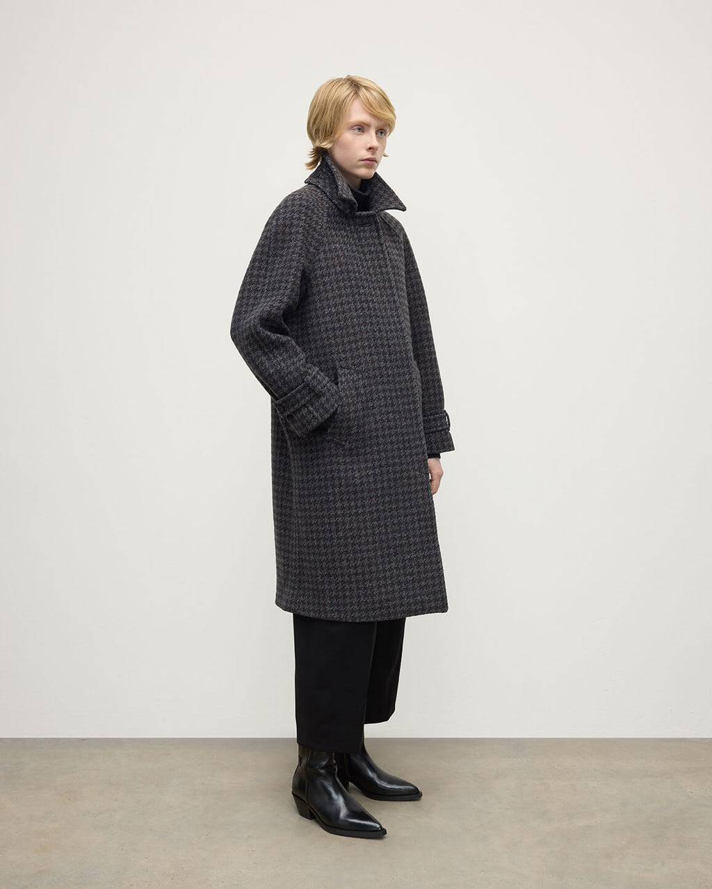 Johnstons of Elgin - Women's Balmacaan Coat | Shale Houndstooth