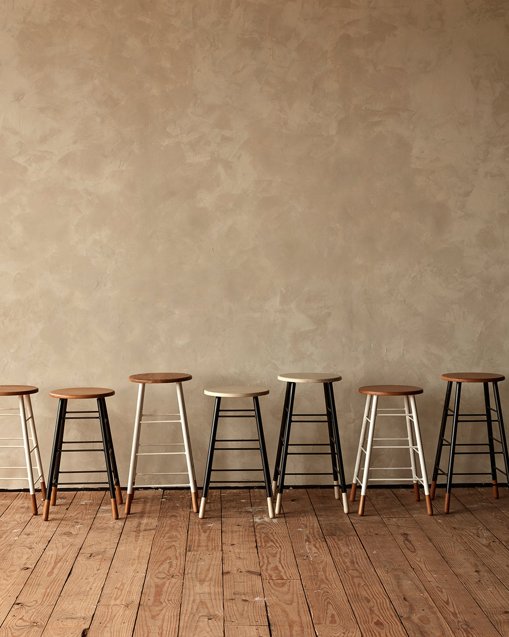 Lostine - Gordon Stools - White Base