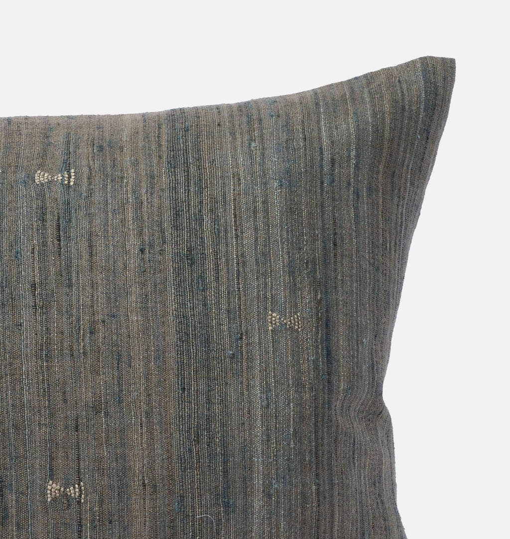 Amber Interiors - Vintage Pillow P.XXVI.V 16" x 20"