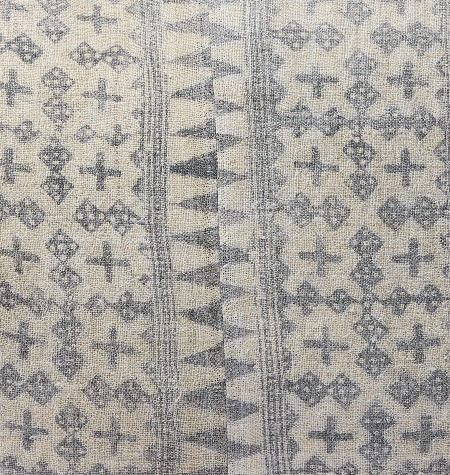 Amber Interiors - Vintage Pillow P.XXVI.LX 19" x 23"