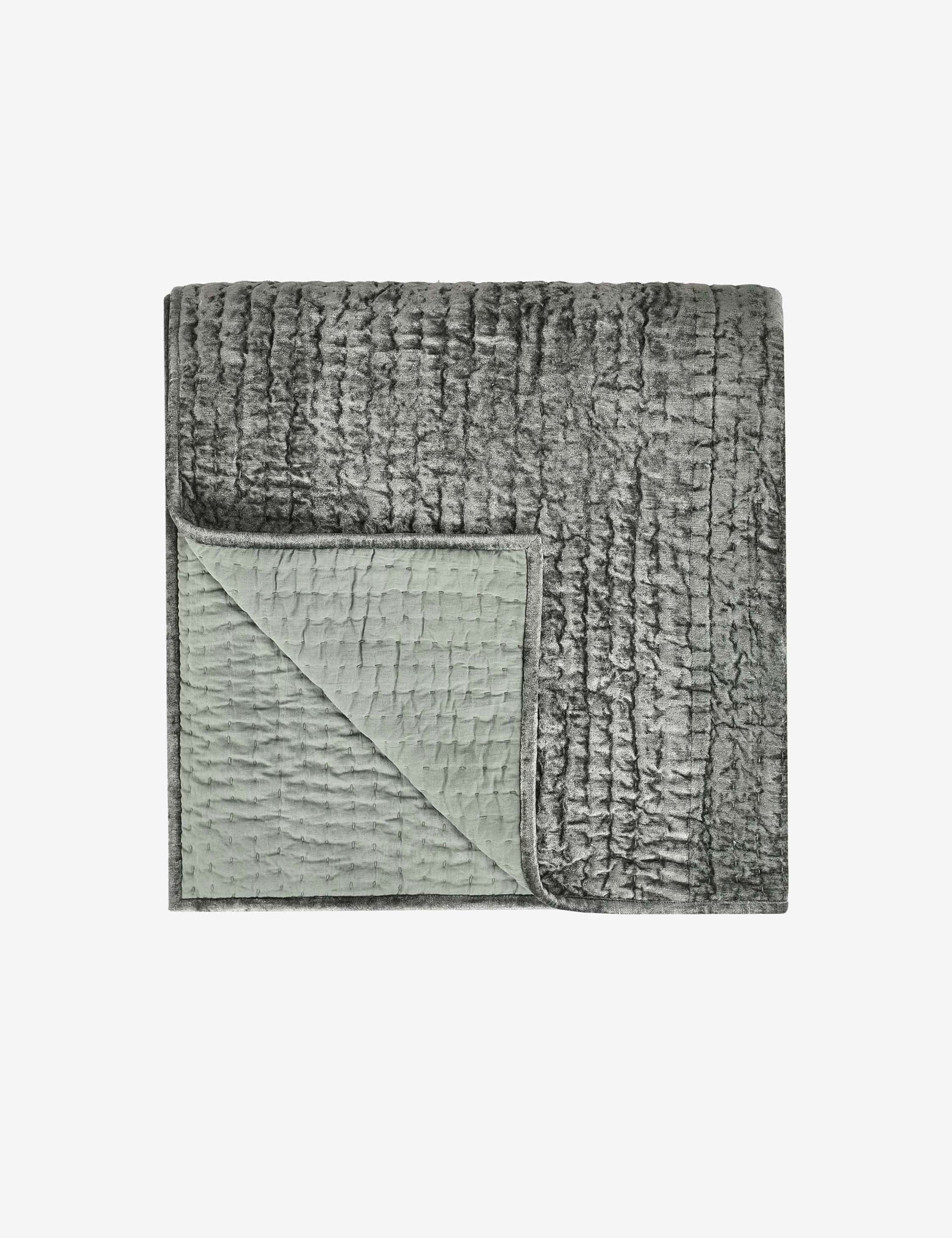 Lulu and Georgia - Giulia Quilt