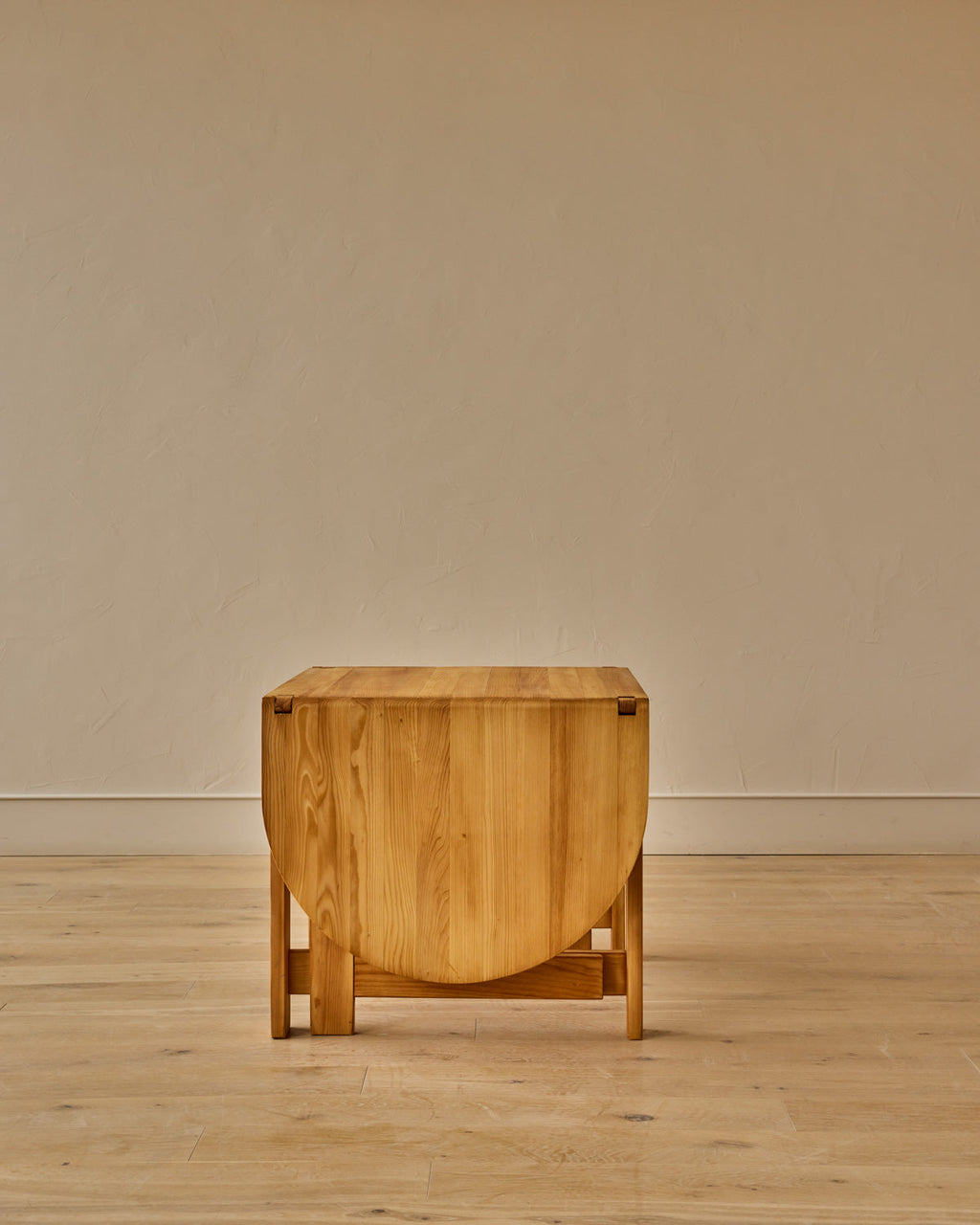 Lostine - 1980s French Pinewood Dining Table