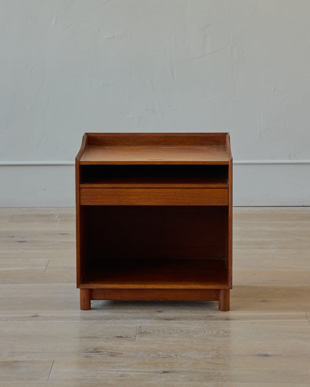 Lostine - Teak Bedside Table