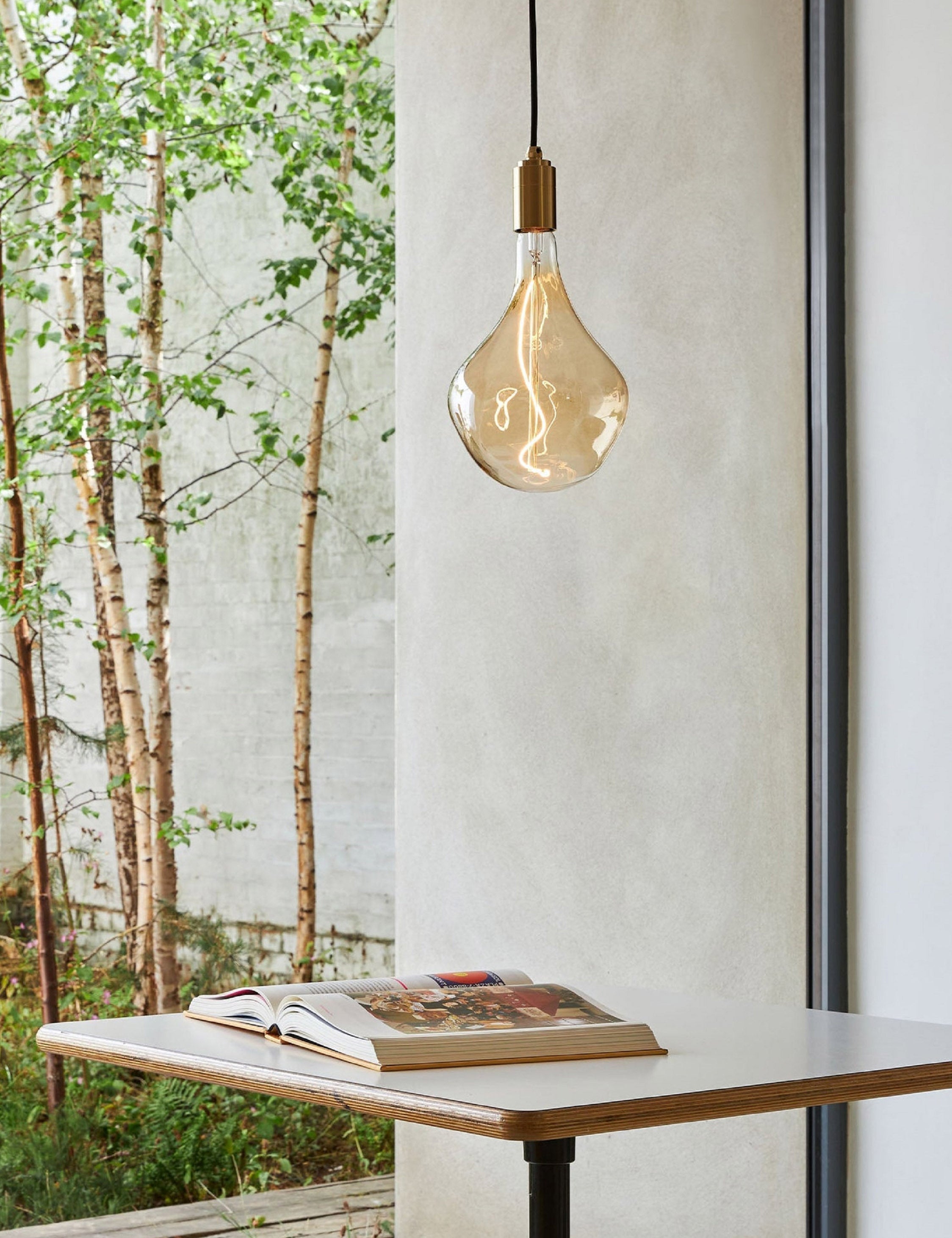 Lulu and Georgia - Voronoi II LED Bulb by Tala