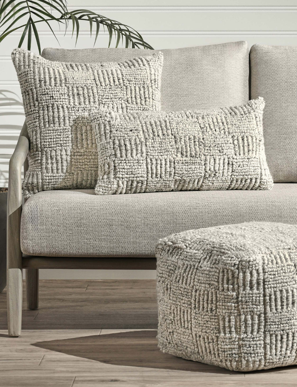 Lulu and Georgia - Linzy Pouf