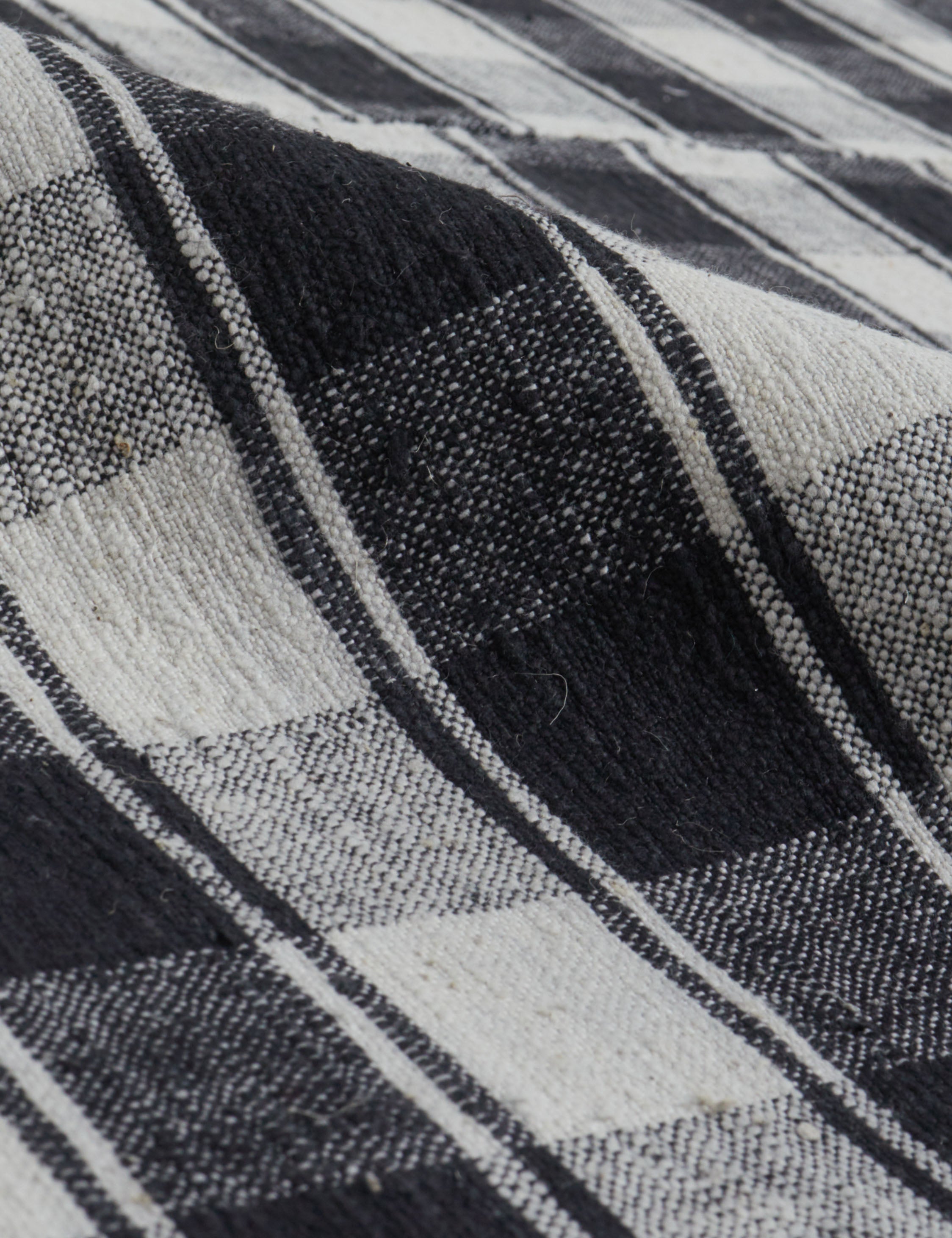 Lulu and Georgia - Vintage Kilim Hand-Woven Wool Rug No. 3, 5'7" x 9'3"