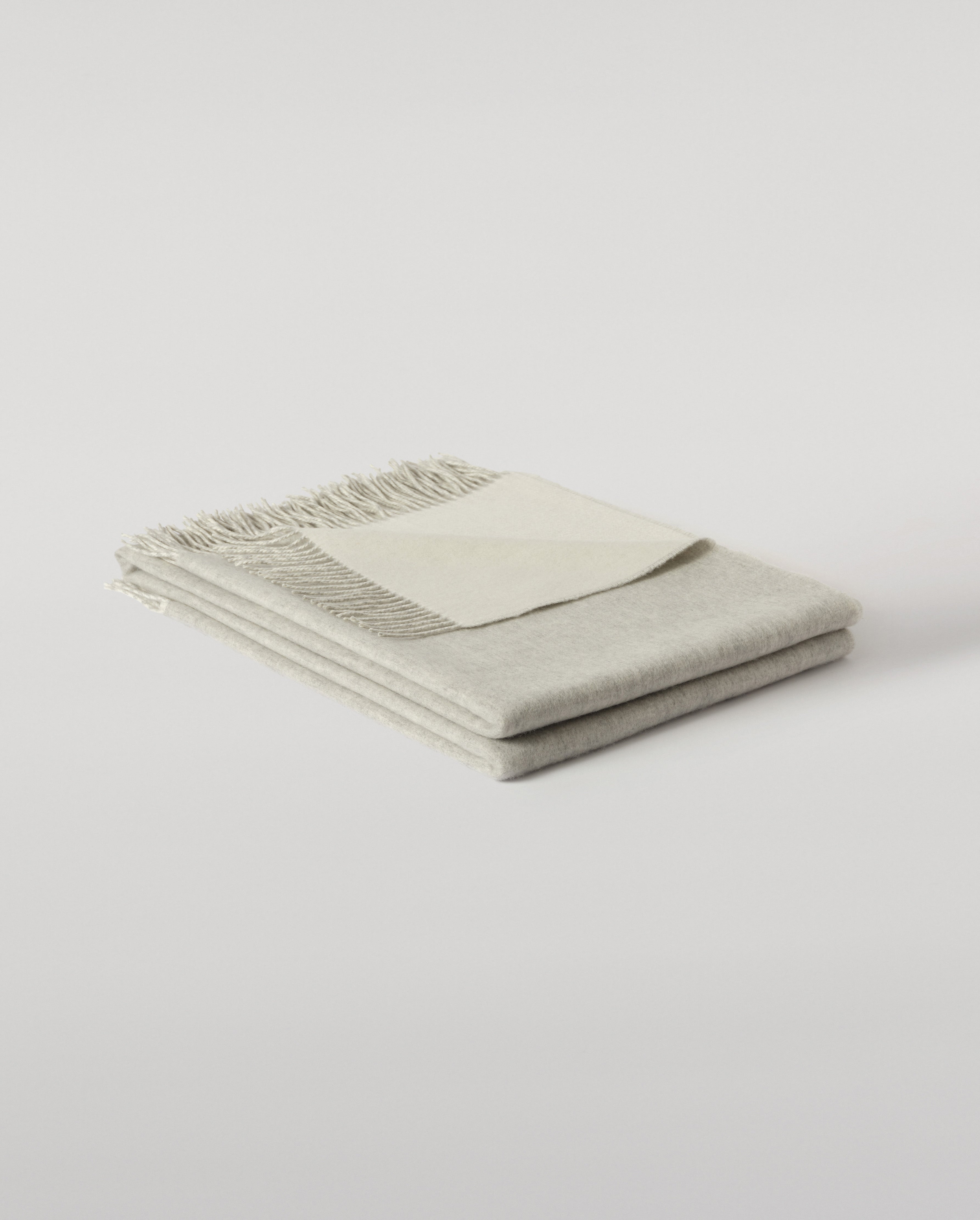 Johnstons of Elgin - Reversible Light Grey & White Cashmere Throw