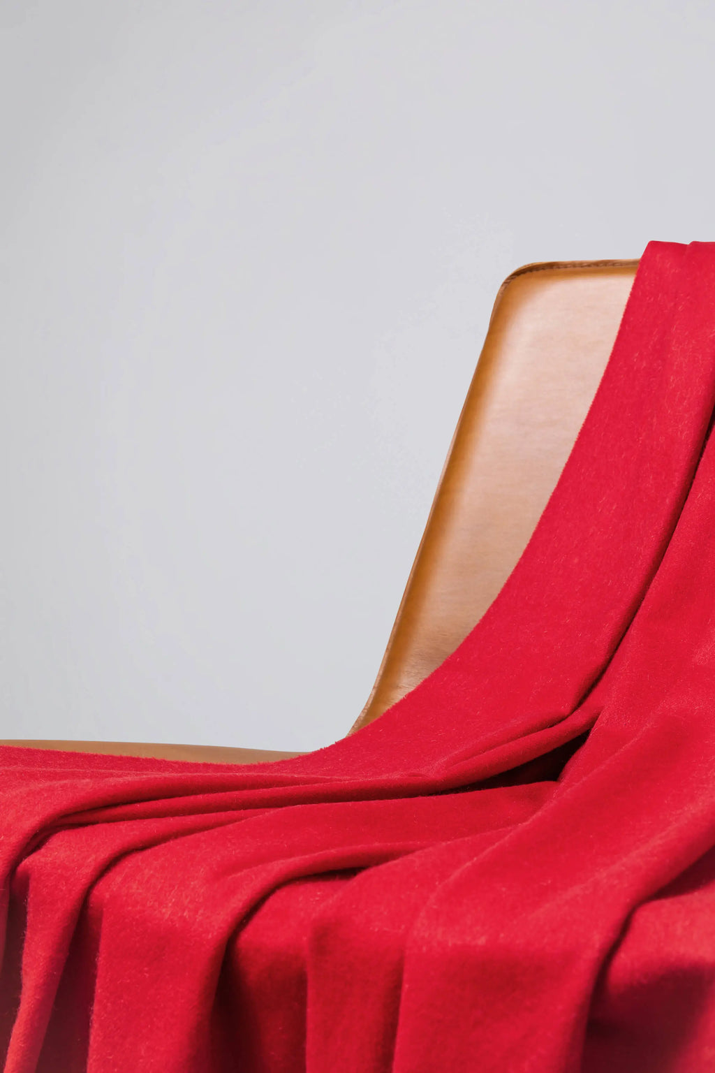 Johnstons of Elgin - Plain Cashmere Throw in Classic Red
