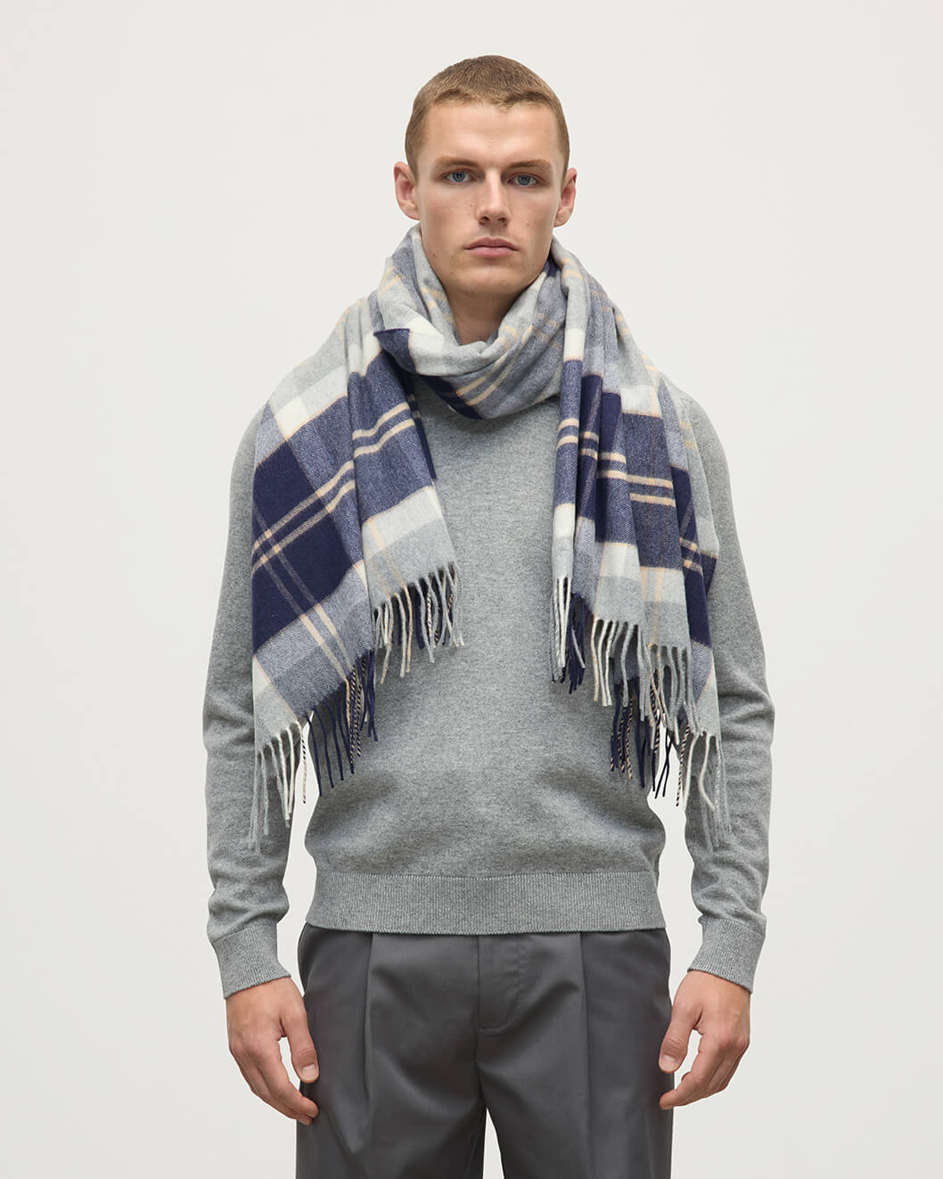 Johnstons of Elgin - Silver Bannockbane Tartan Cashmere Stole