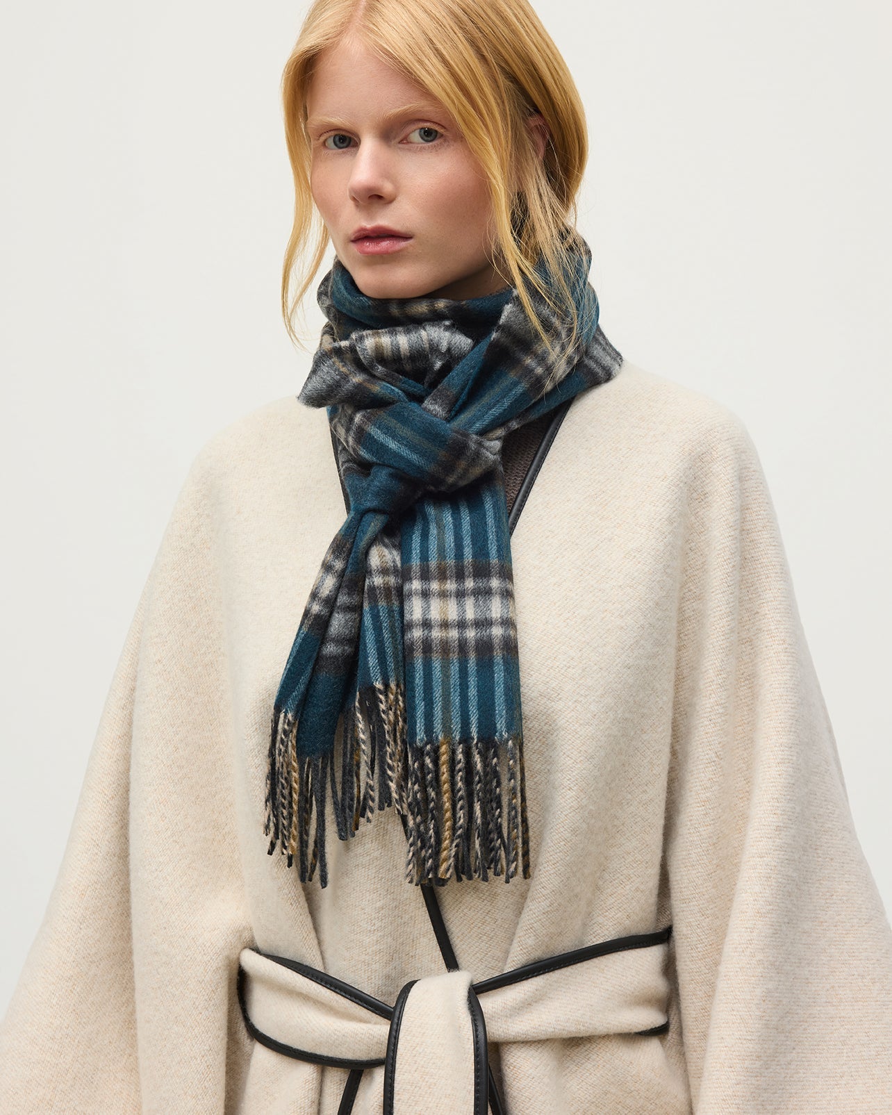 Johnstons of Elgin - Doune Bottle Green Cashmere Scarf