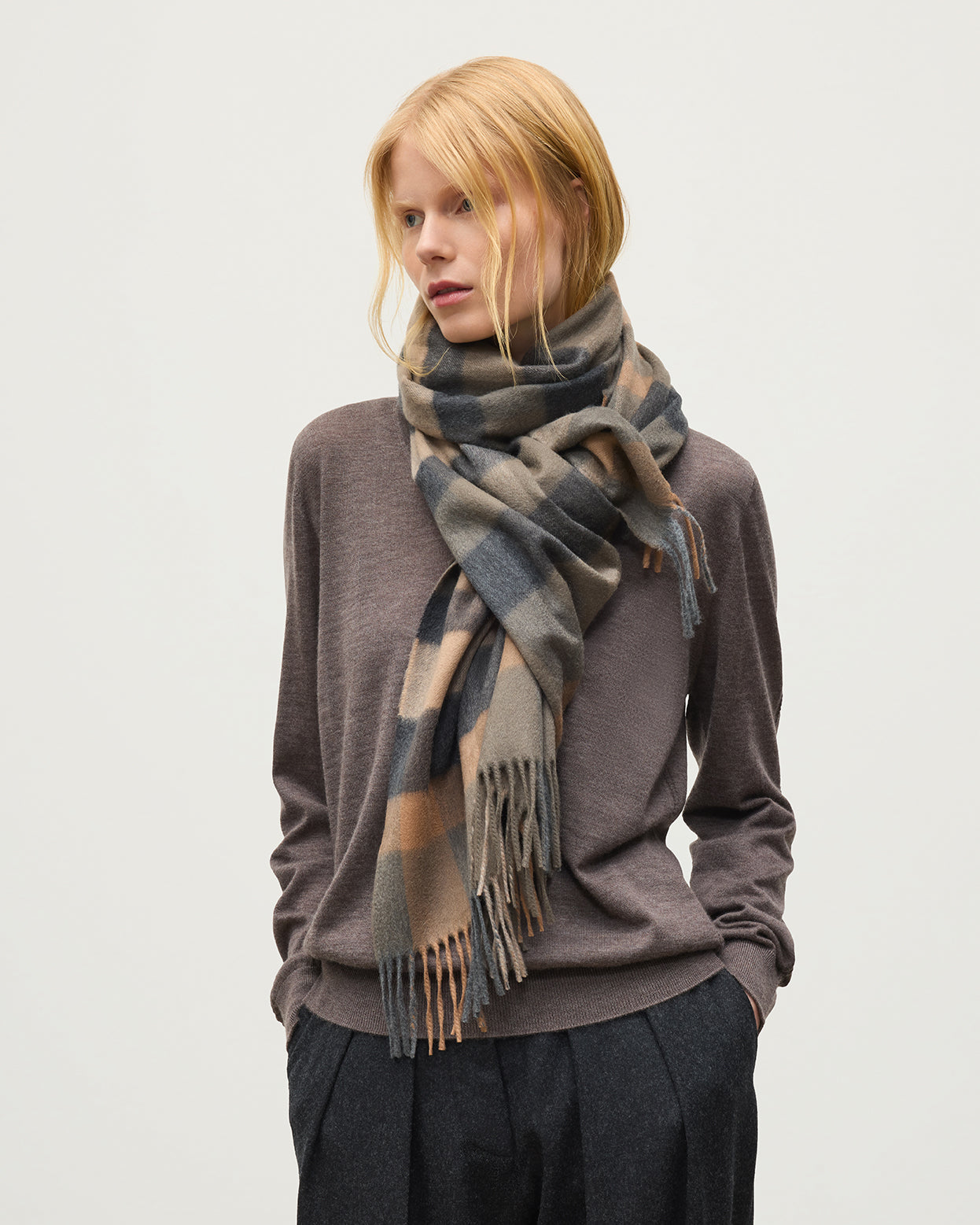 Johnstons of Elgin - Tantallon Brown Cashmere Scarf