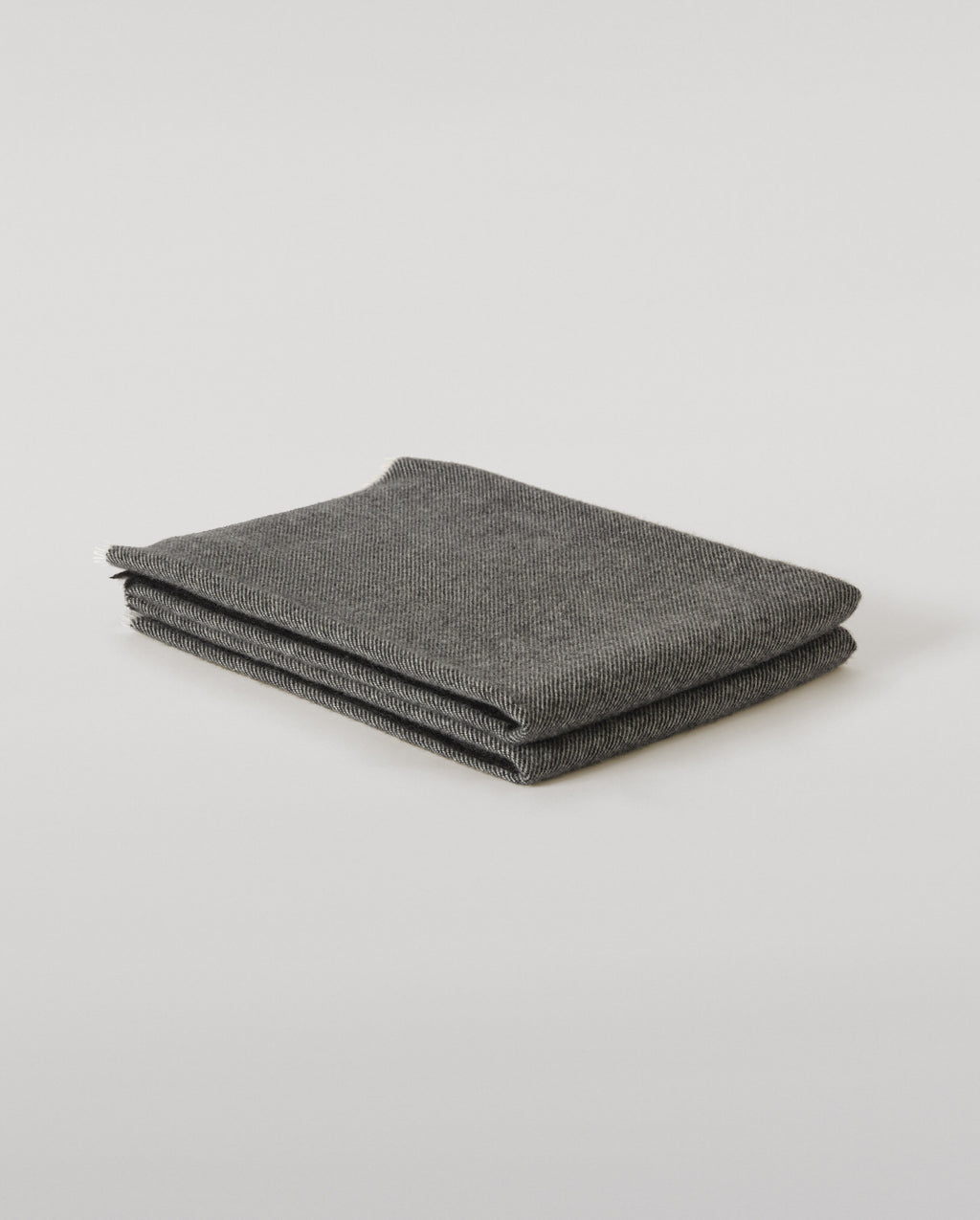 Johnstons of Elgin - Mountain Twill Black & White Cashmere Throw
