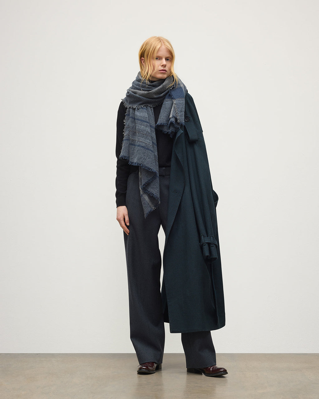 Johnstons of Elgin - Gullane Dark Cashmere Stole