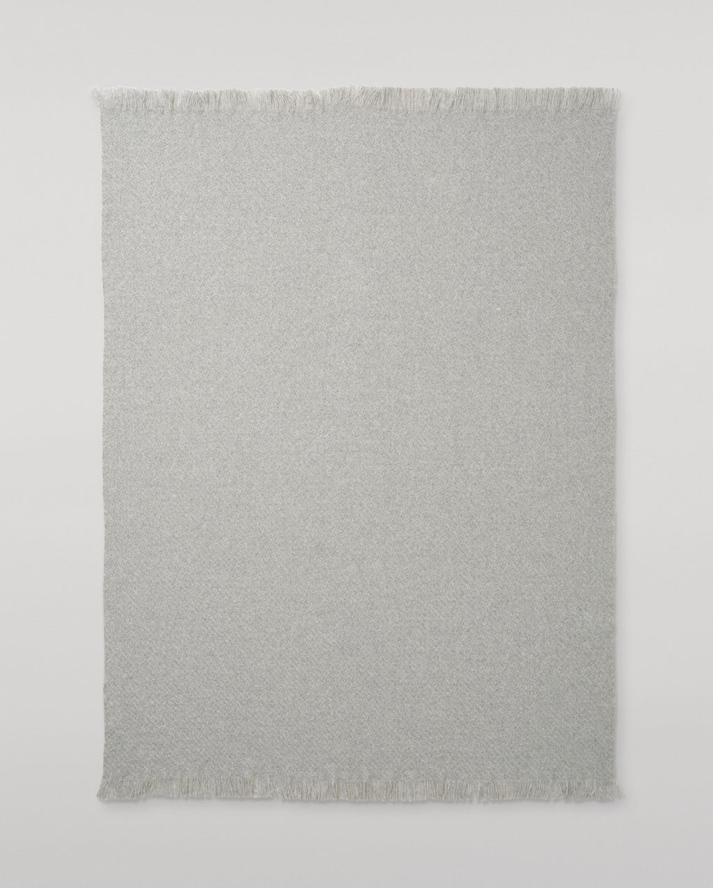 Johnstons of Elgin - Yarrow Light Grey Cashmere Throw