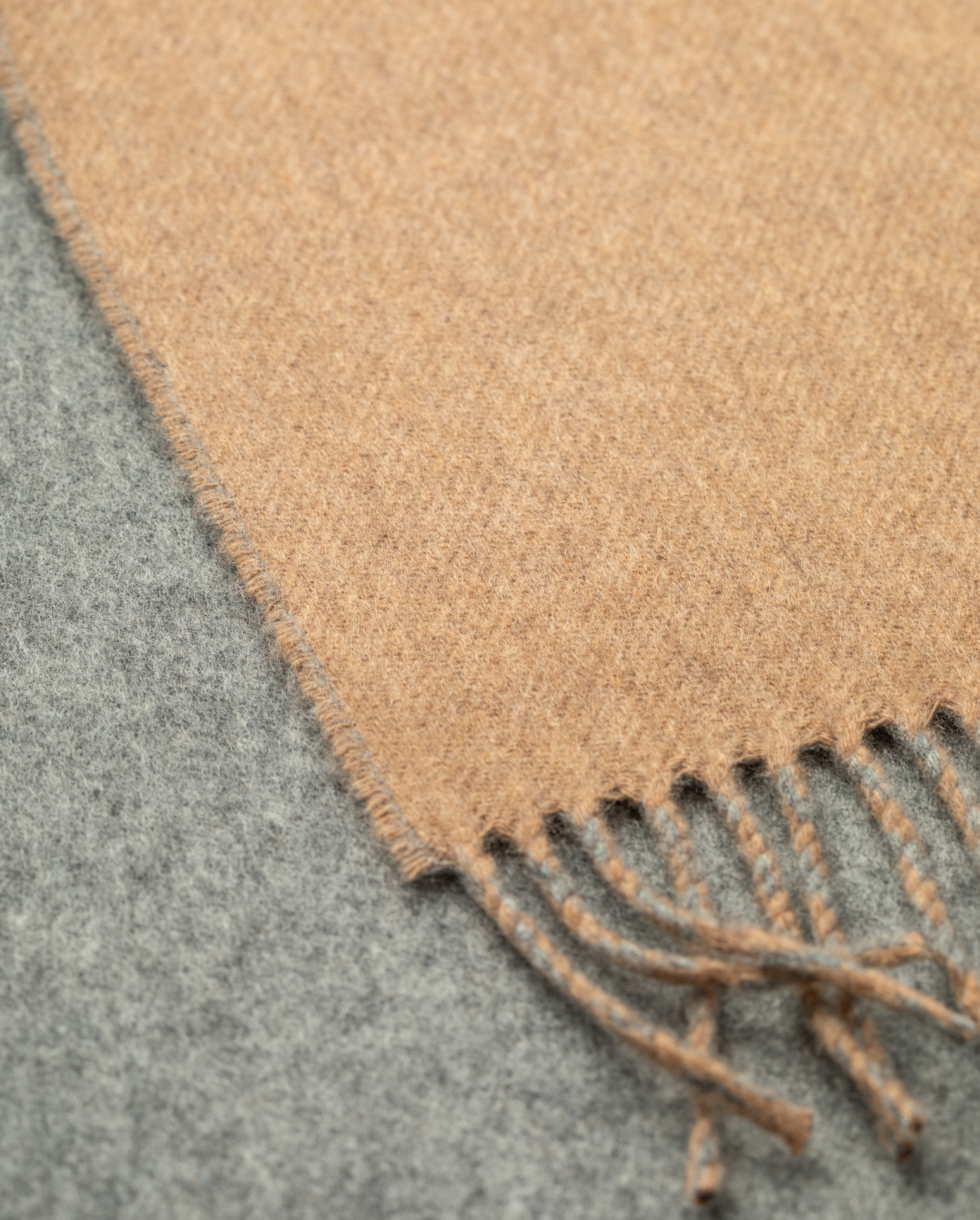 Johnstons of Elgin - Contrast Natural & Grey Cashmere Scarf