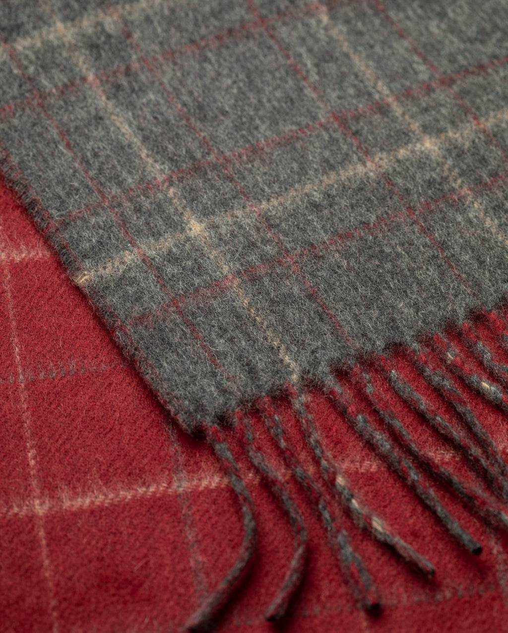 Johnstons of Elgin - Contrast Grey & Red Cashmere Scarf