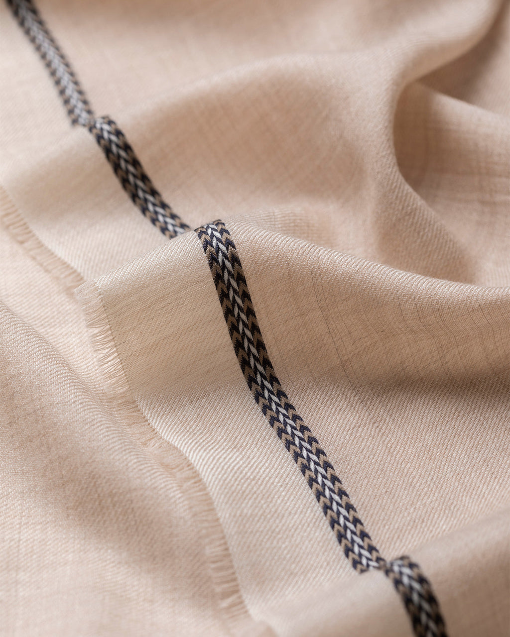 Johnstons of Elgin - Ives Natural Chevron Border Cashmere Scarf