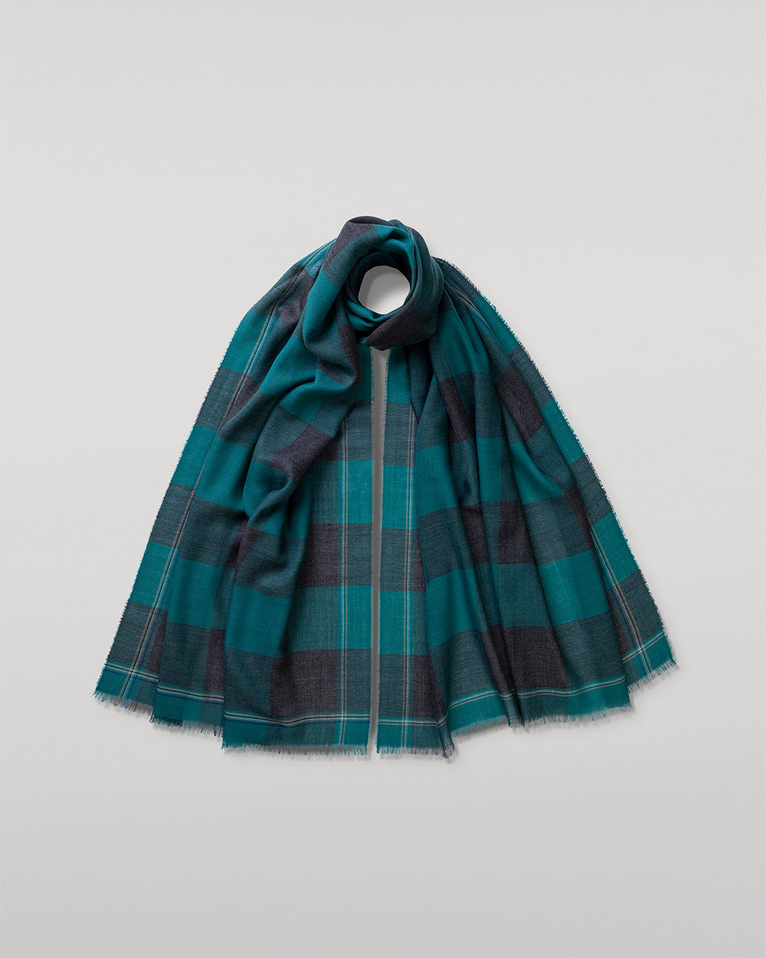 Johnstons of Elgin - Carnbee Large Gingham Green Cashmere Scarf