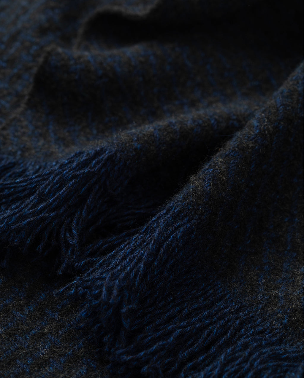 Johnstons of Elgin - Yarrow Navy & Charcoal Cashmere Scarf