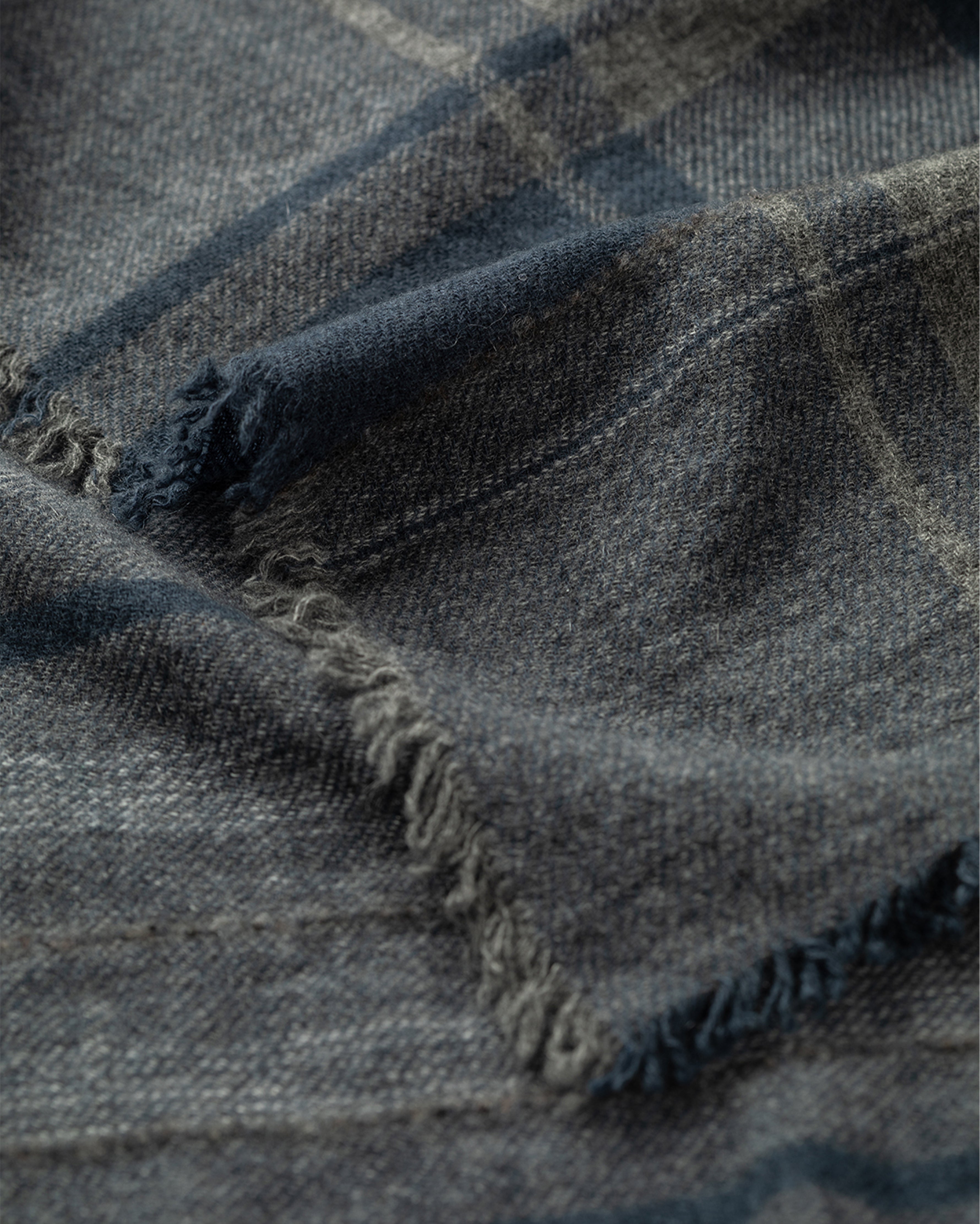Johnstons of Elgin - Gullane Dark Cashmere Stole