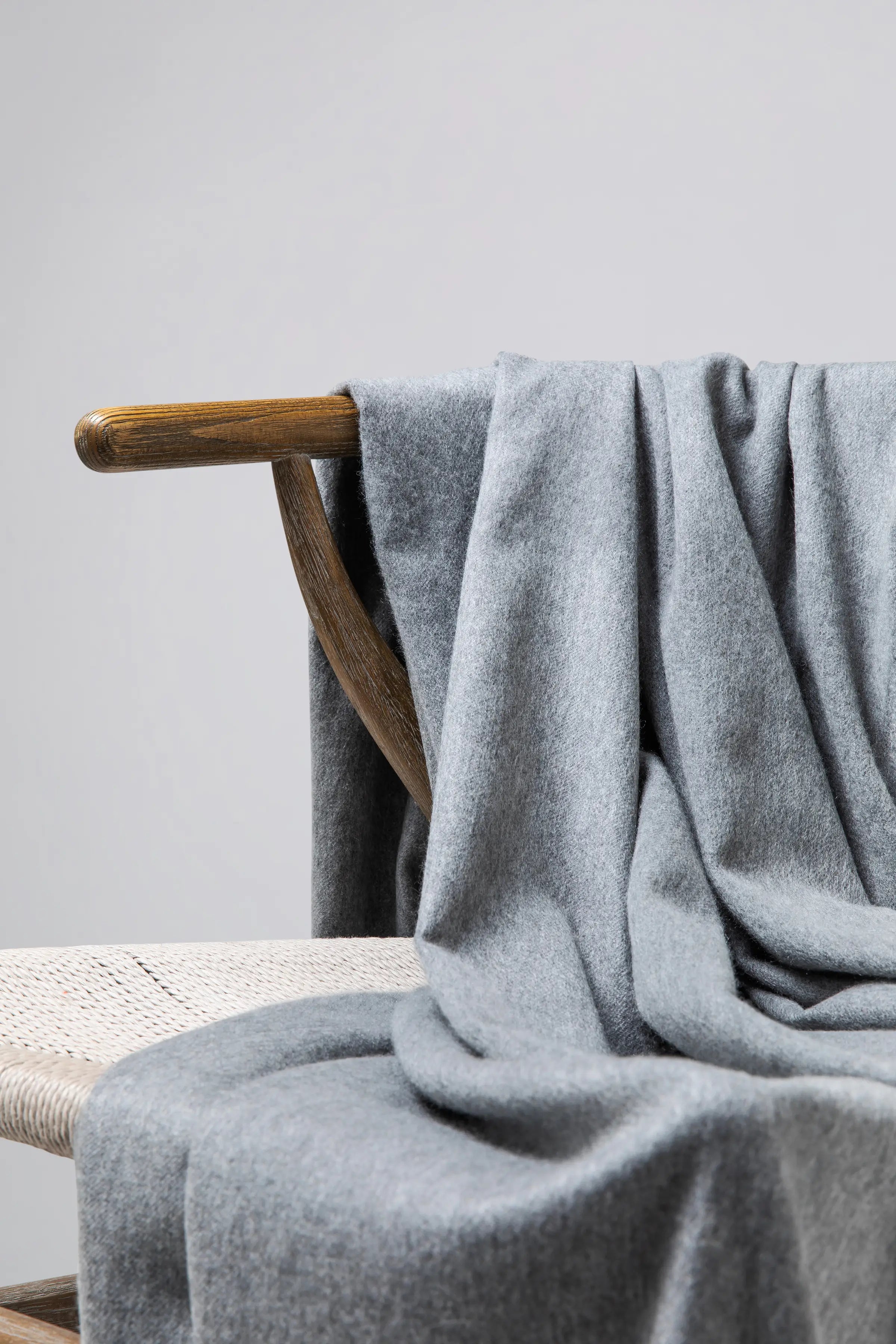 Johnstons of Elgin - Grey Cashmere Throw