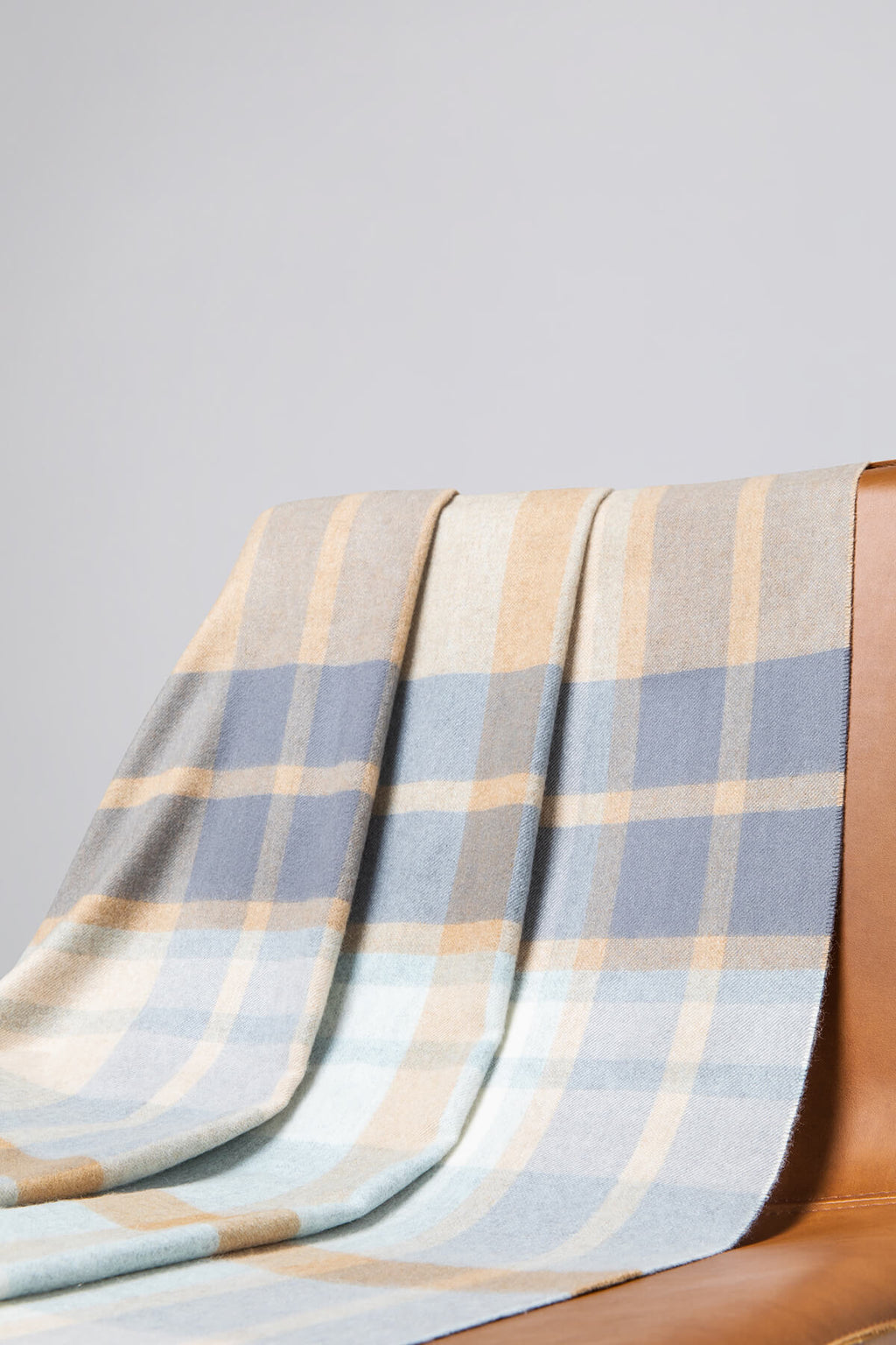 Johnstons of Elgin - Plain Cashmere Throw in House Check