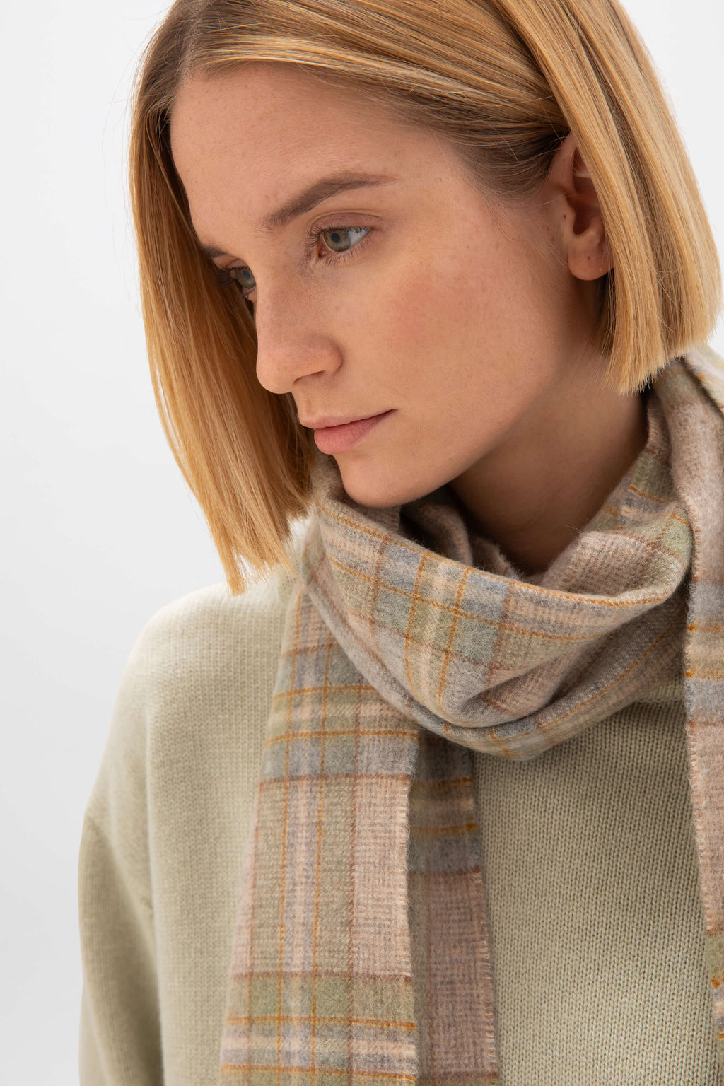 Johnstons of Elgin - Wide Cashmere Tweed Scarf