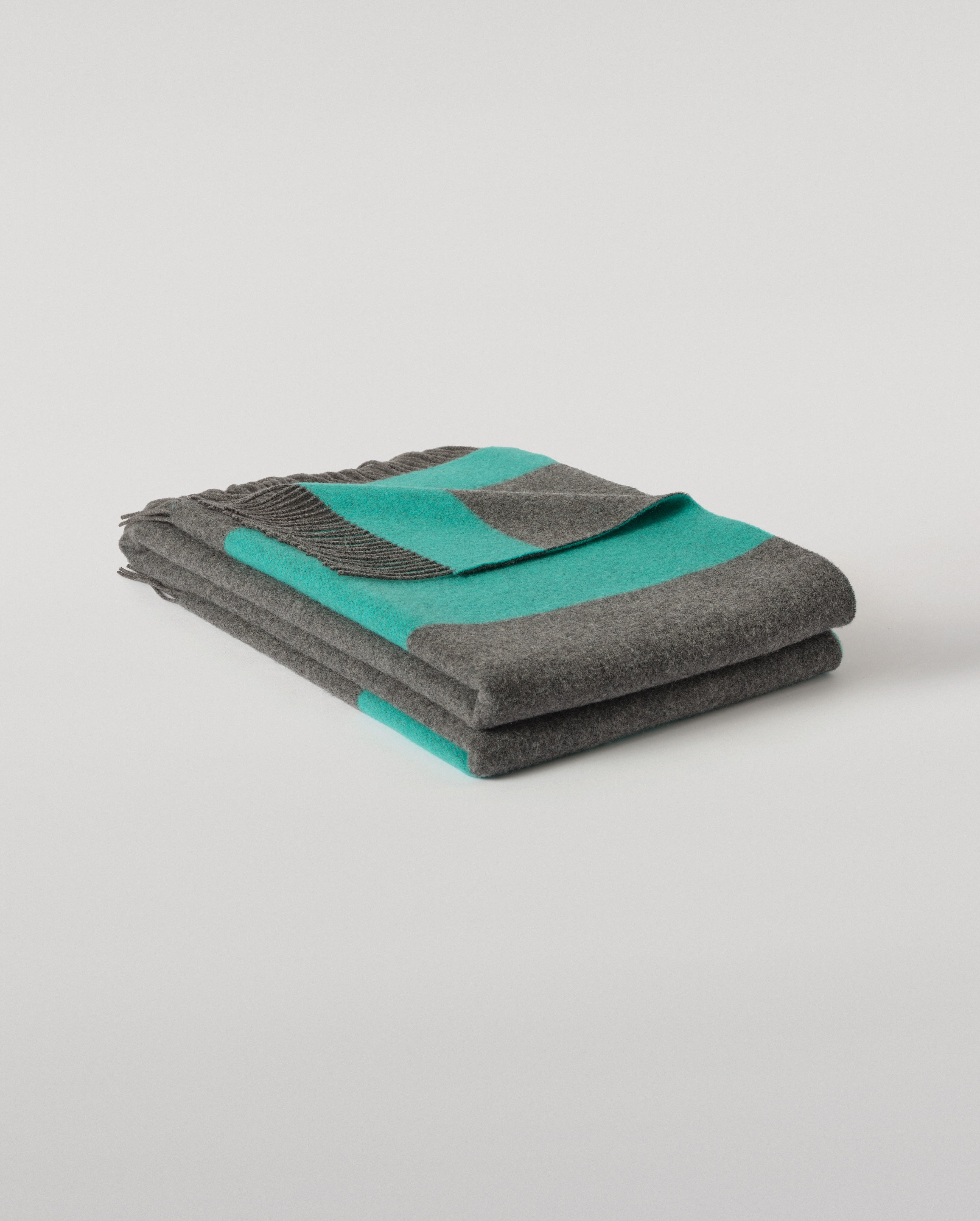 Johnstons of Elgin - Grey & Green Stripe Throw