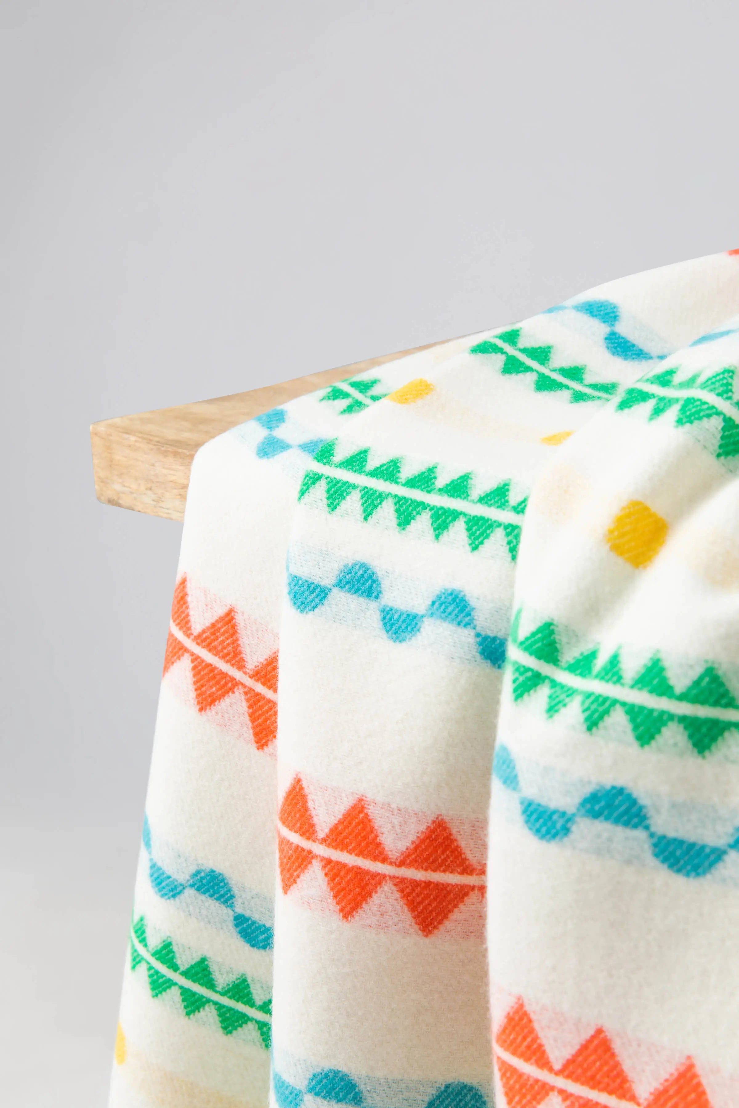 Johnstons of Elgin - Purled Fringe Children's Bright Blanket