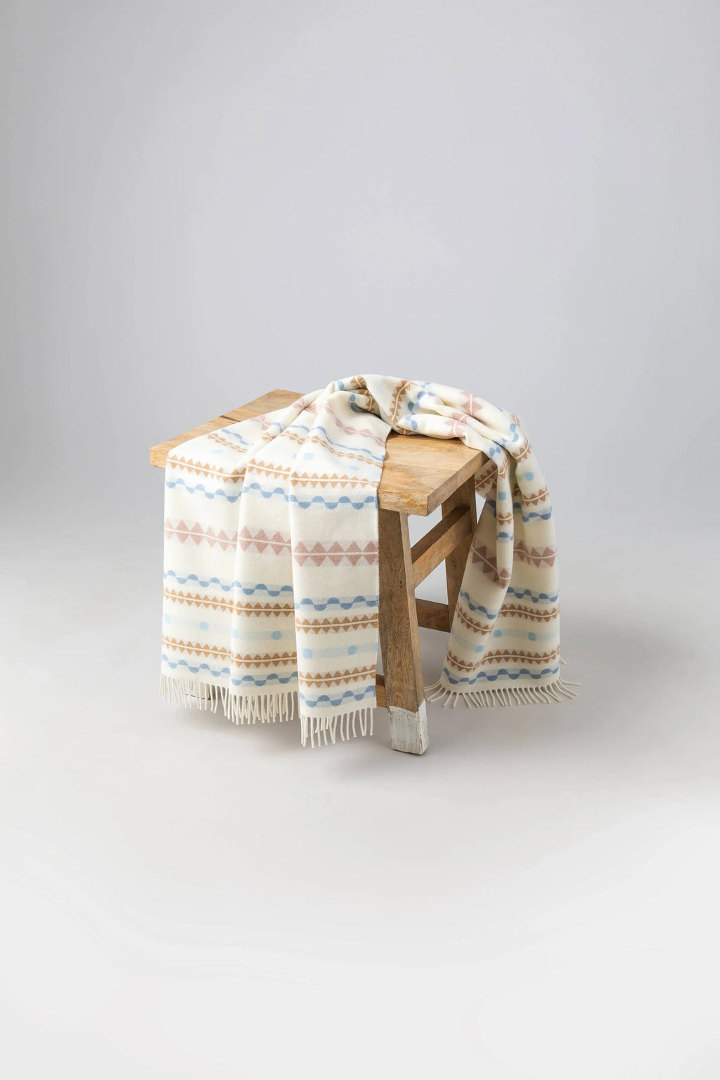 Johnstons of Elgin - Purled Fringe Children's Blanket in Natural