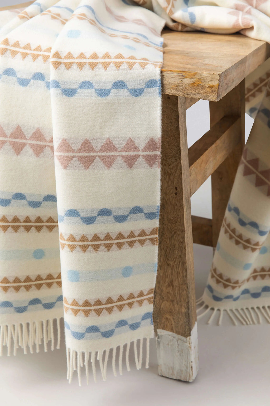 Johnstons of Elgin - Purled Fringe Children's Blanket in Natural