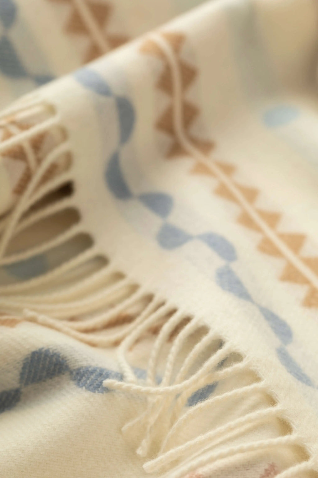 Johnstons of Elgin - Purled Fringe Children's Blanket in Natural