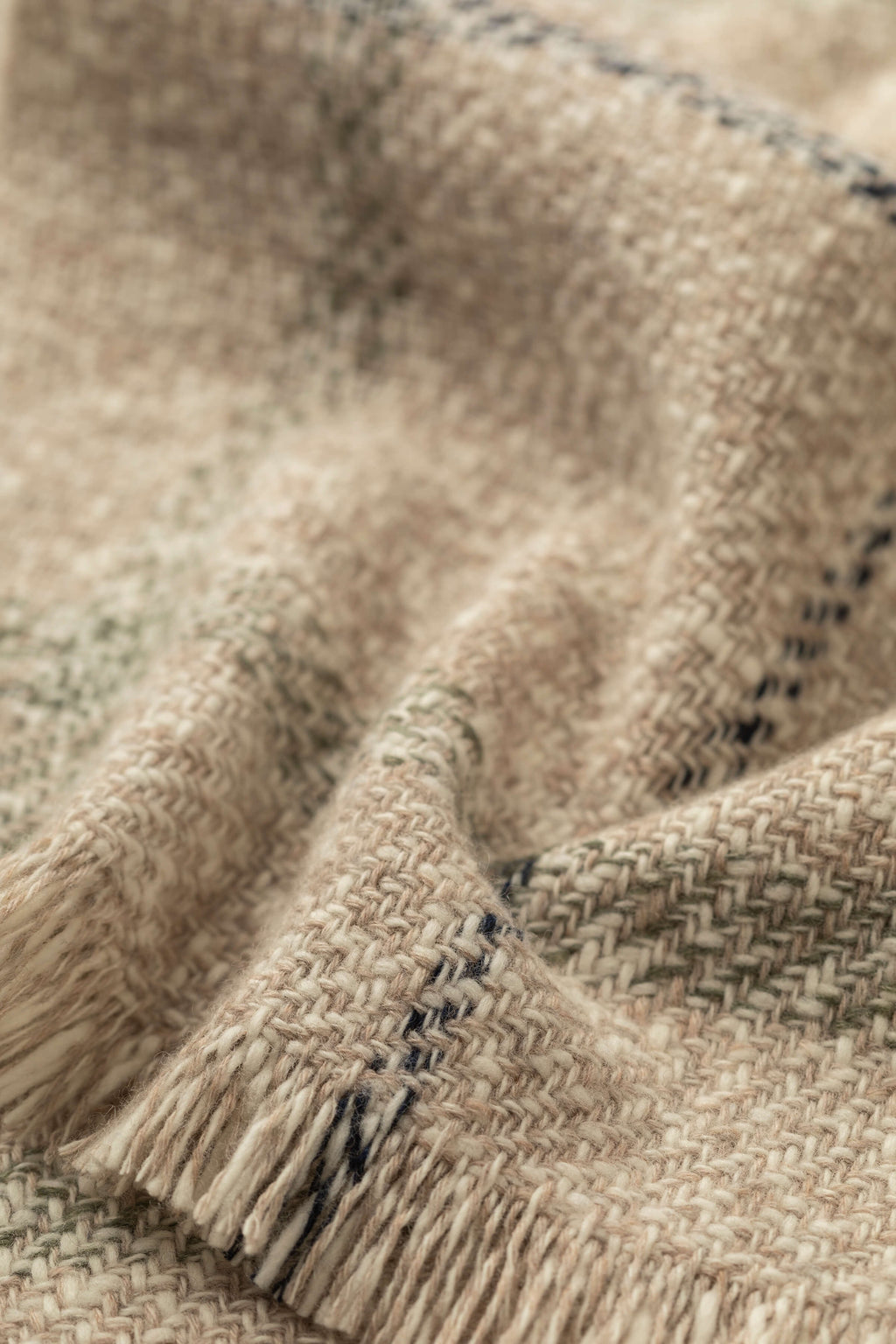 Johnstons of Elgin - Textured Windowpane Scarf