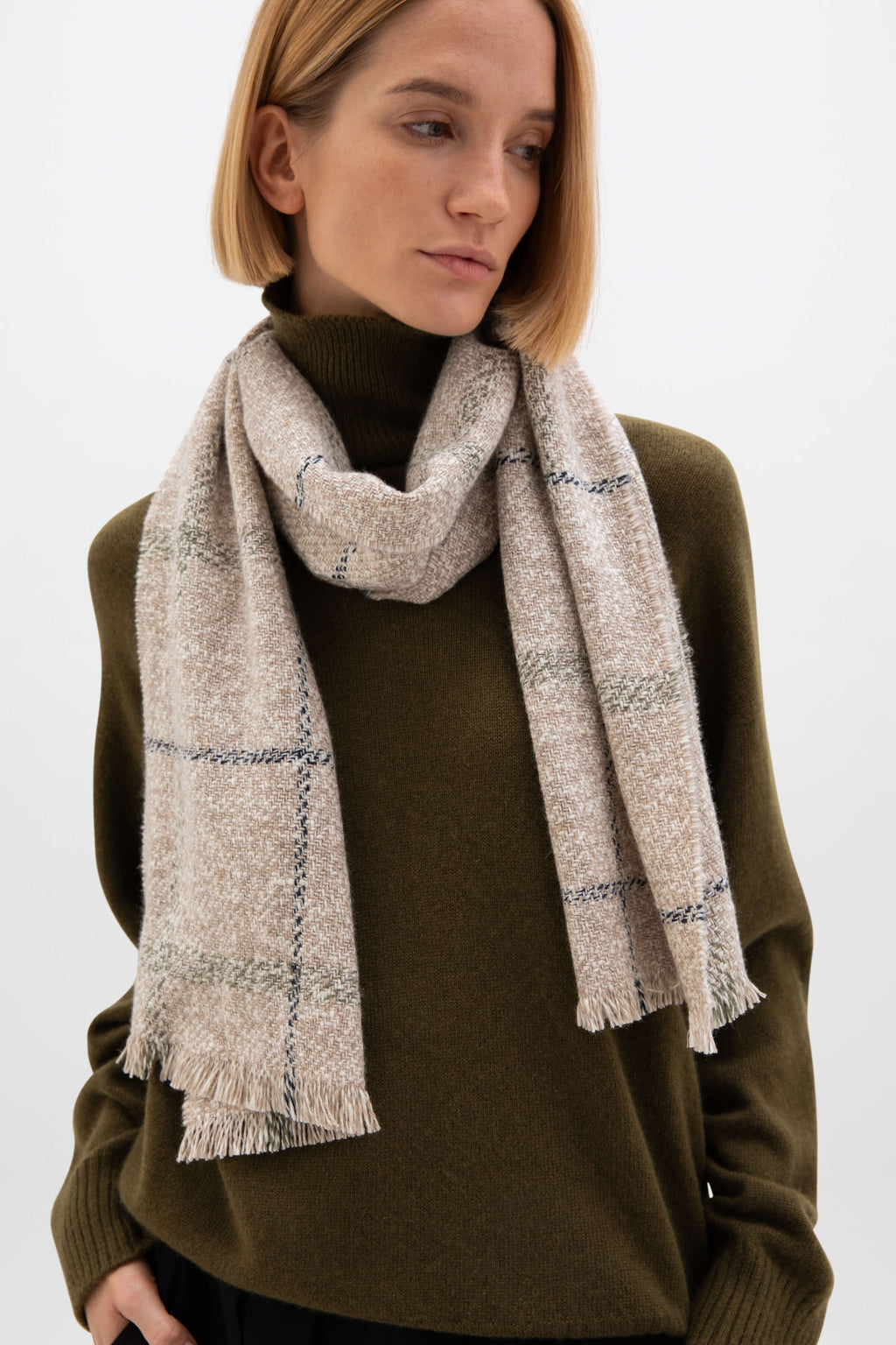 Johnstons of Elgin - Textured Windowpane Scarf