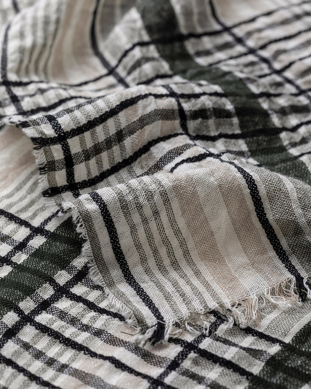 Johnstons of Elgin - Crawton Graphic Stripe Natural Scarf