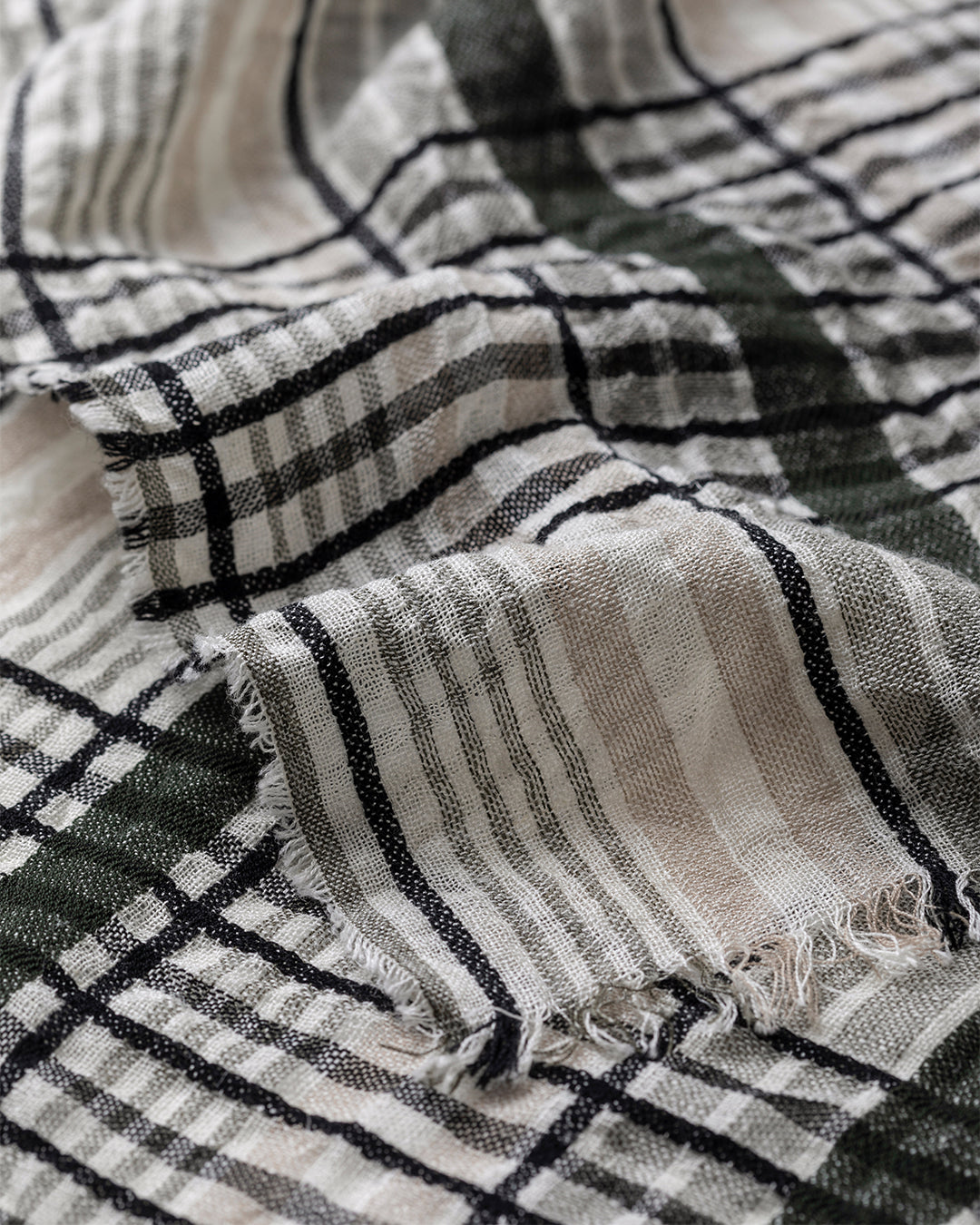 Johnstons of Elgin - Crawton Graphic Stripe Natural Scarf