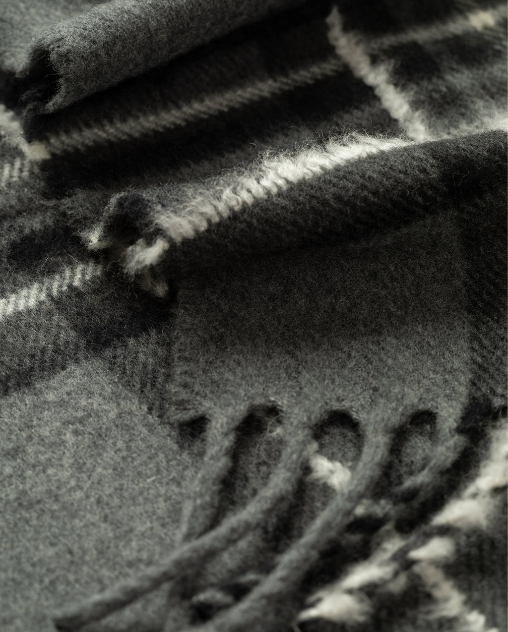 Johnstons of Elgin - Mach Grey Tartan Cashmere Scarf