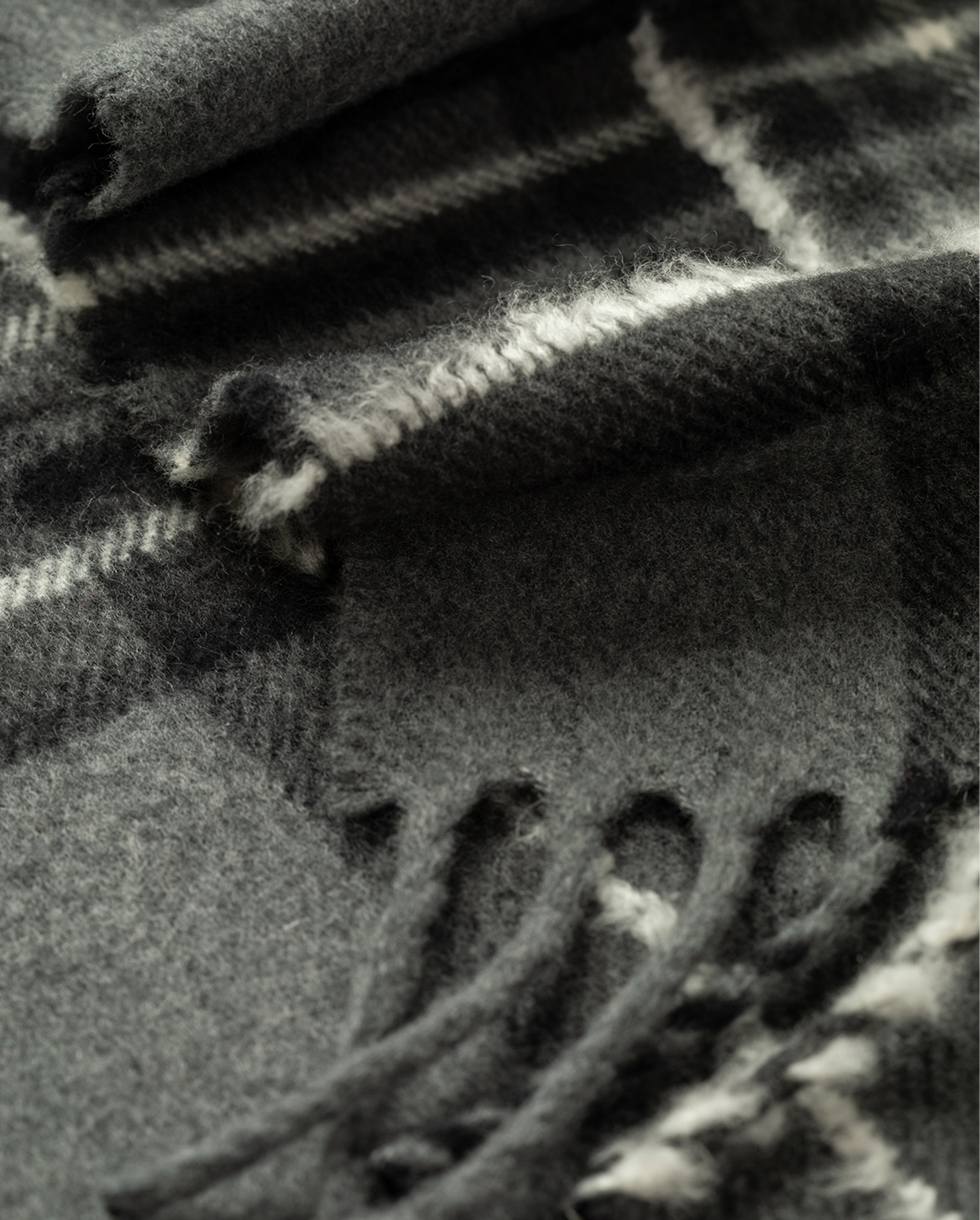 Johnstons of Elgin - Mach Grey Tartan Cashmere Scarf