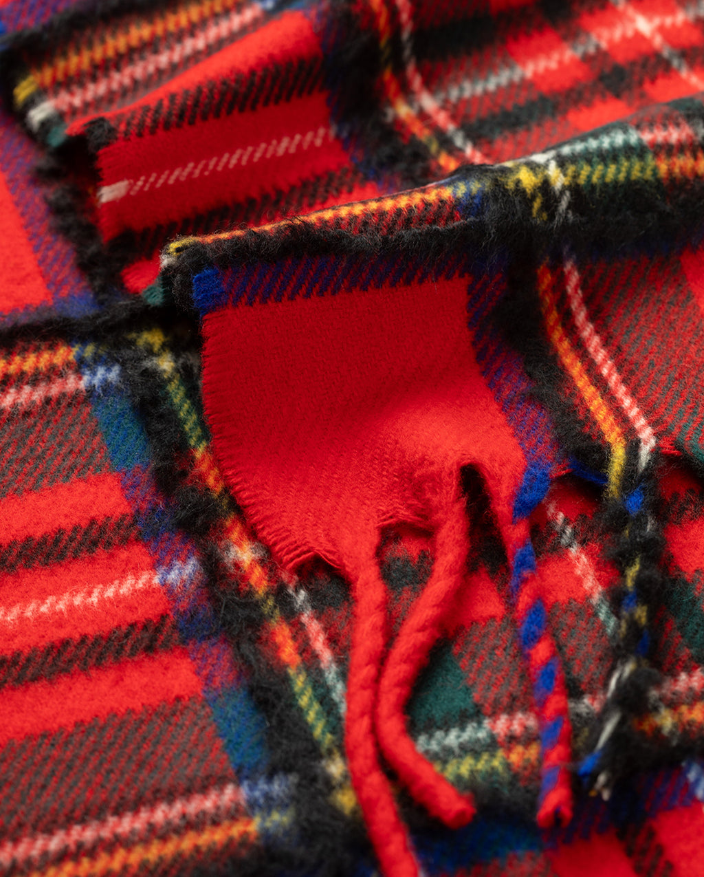 Johnstons of Elgin - Mach Royal Stewart Tartan Scarf