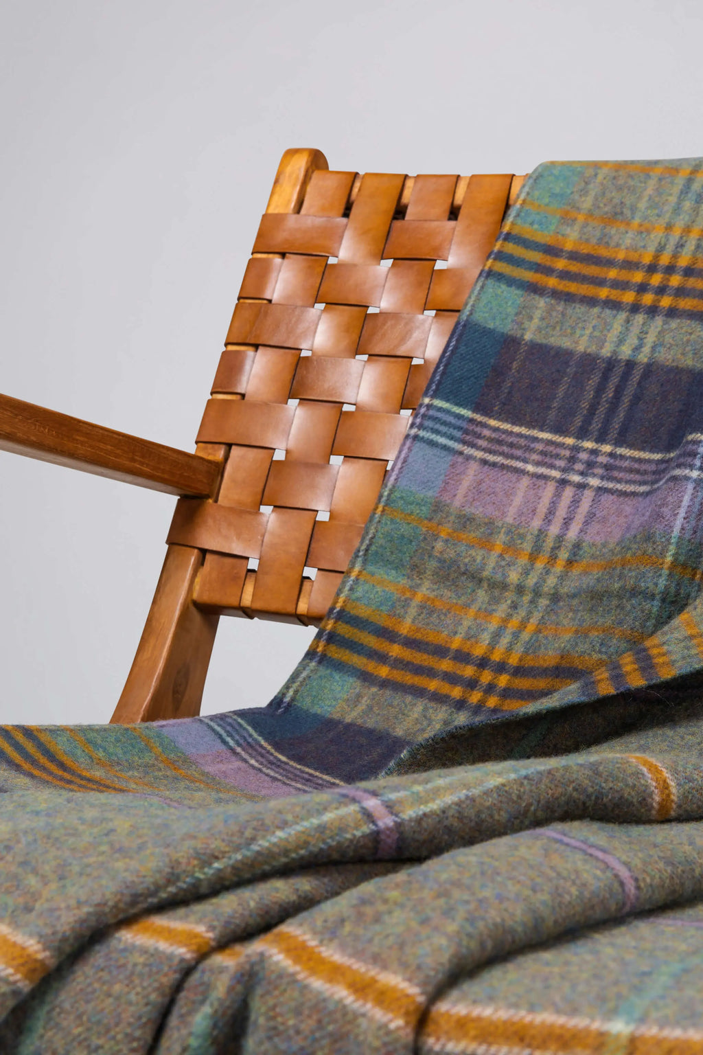 Johnstons of Elgin - Double Face Lambswool Throw in Lovat