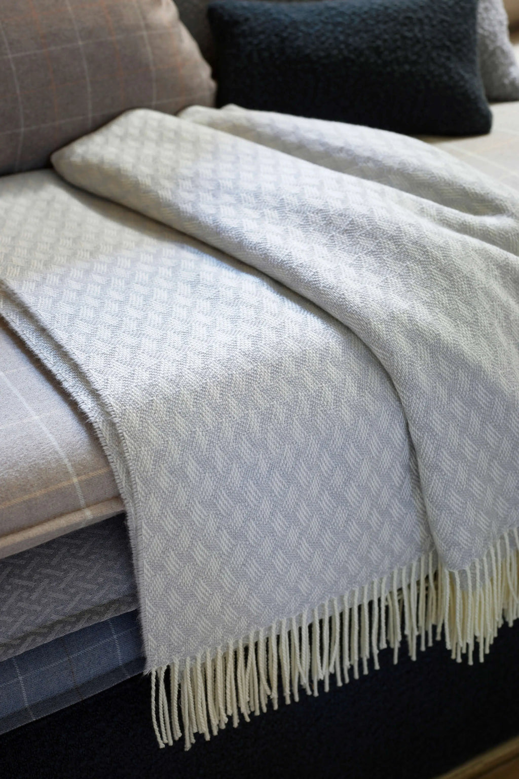 Johnstons of Elgin - Trellis Weave Merino Bed Throw in Silver