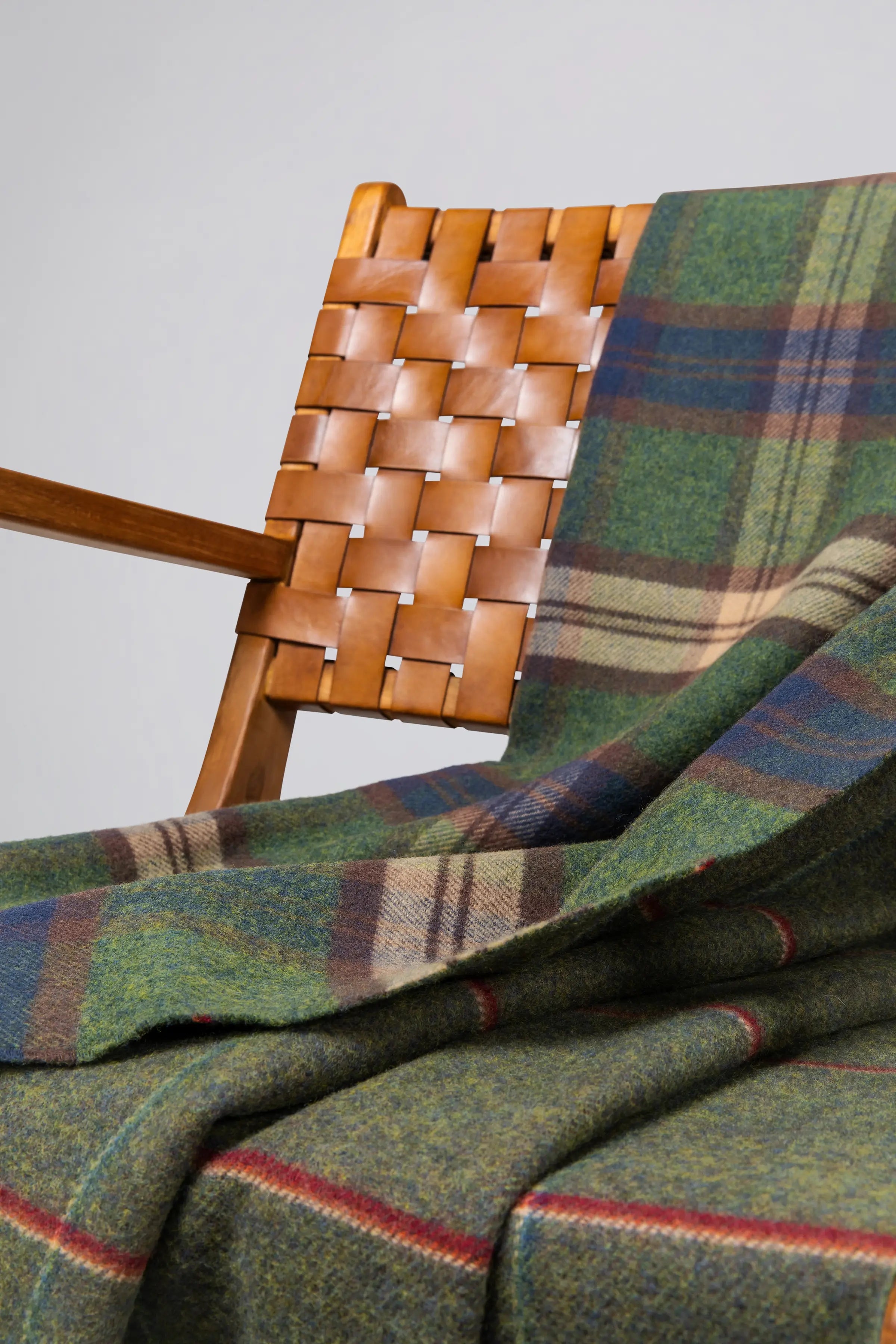 Johnstons of Elgin - Double Face Lambswool Throw in Check & Windowpane