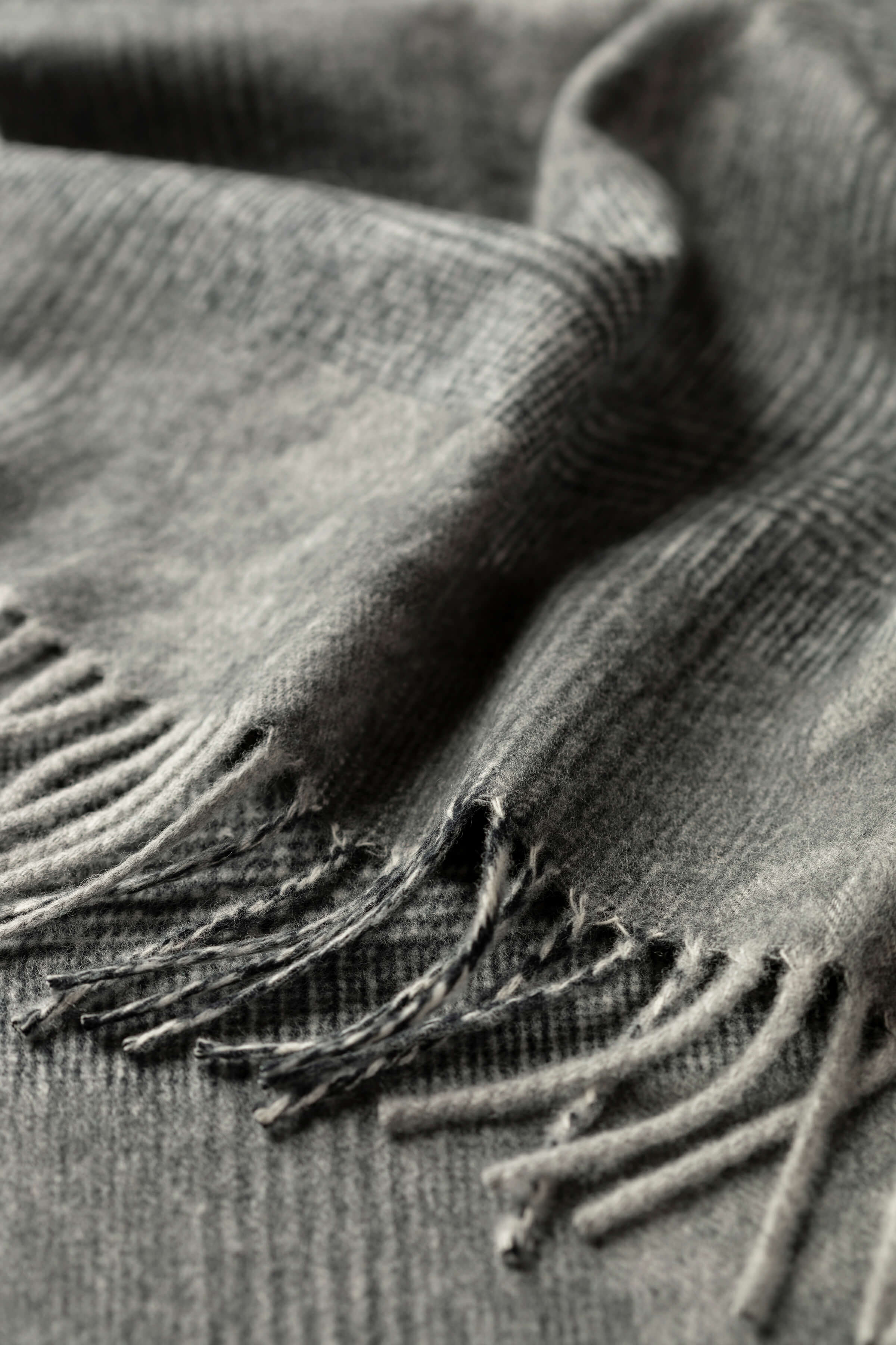 Johnstons of Elgin - Grey Highgrove Heritage Scarf